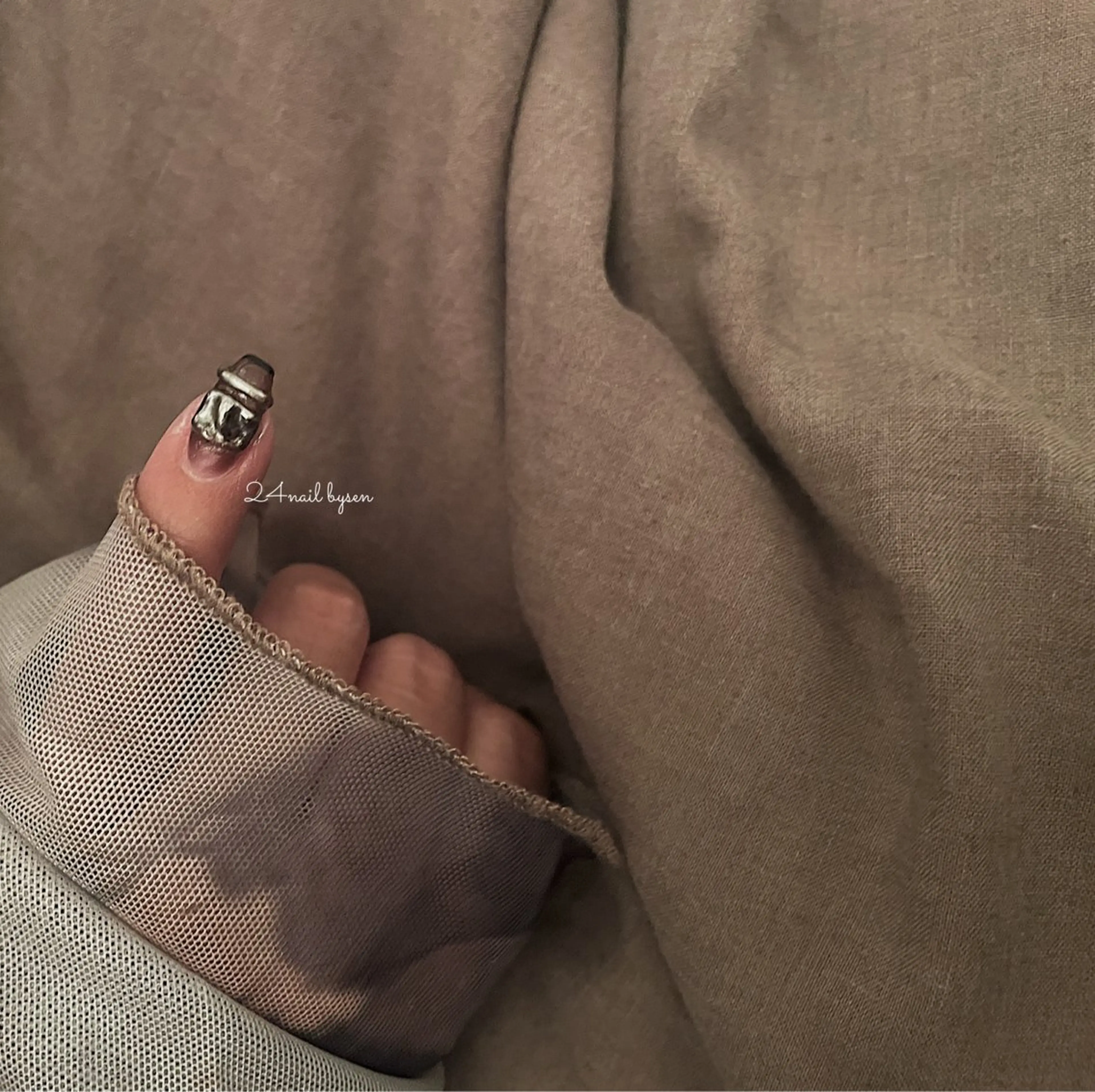 ネイル ニュアンスネイル シルバー Atelier by 24nail/Ayaのネイルデザイン