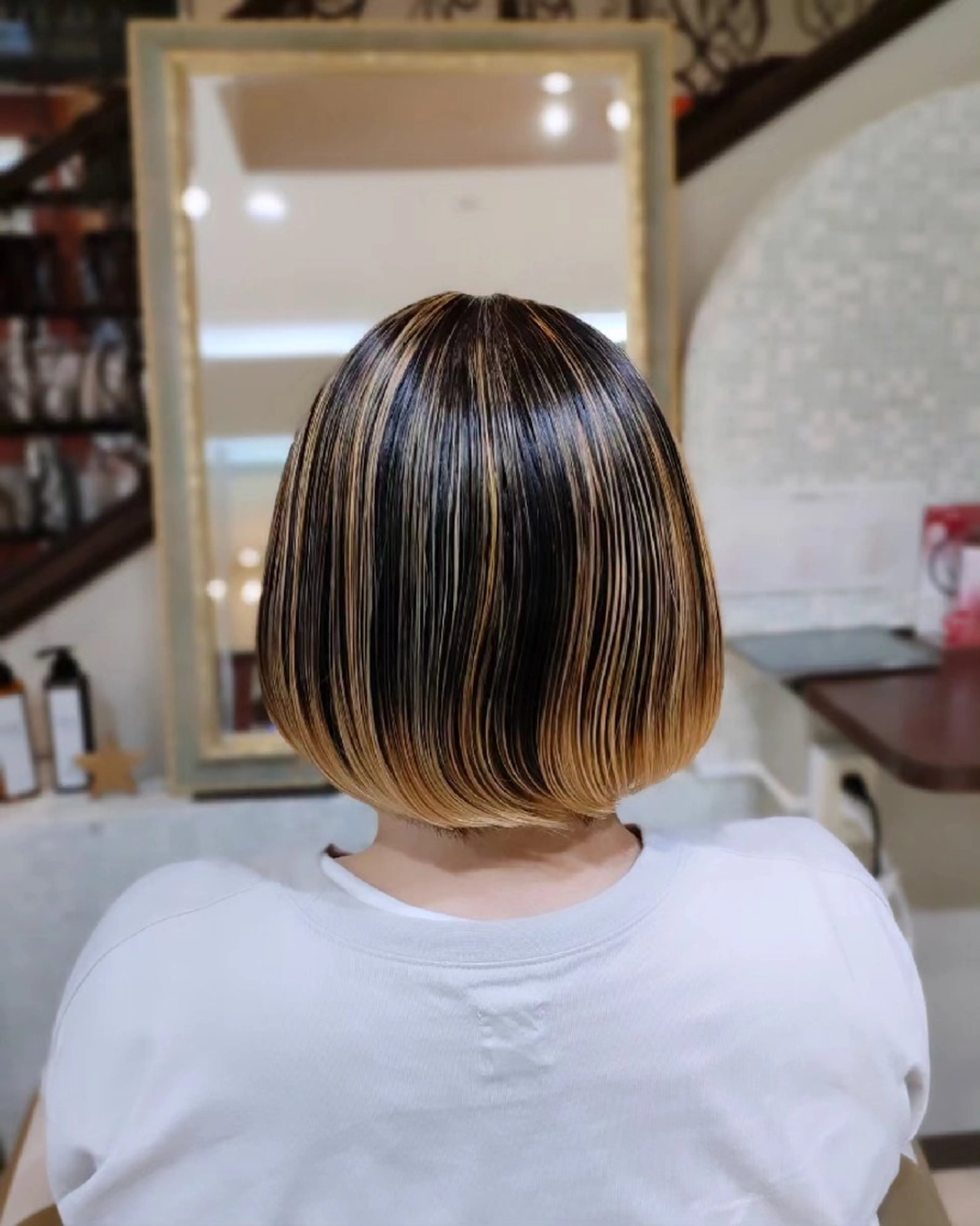 ショート カラー 清水 怜子のヘアスタイル