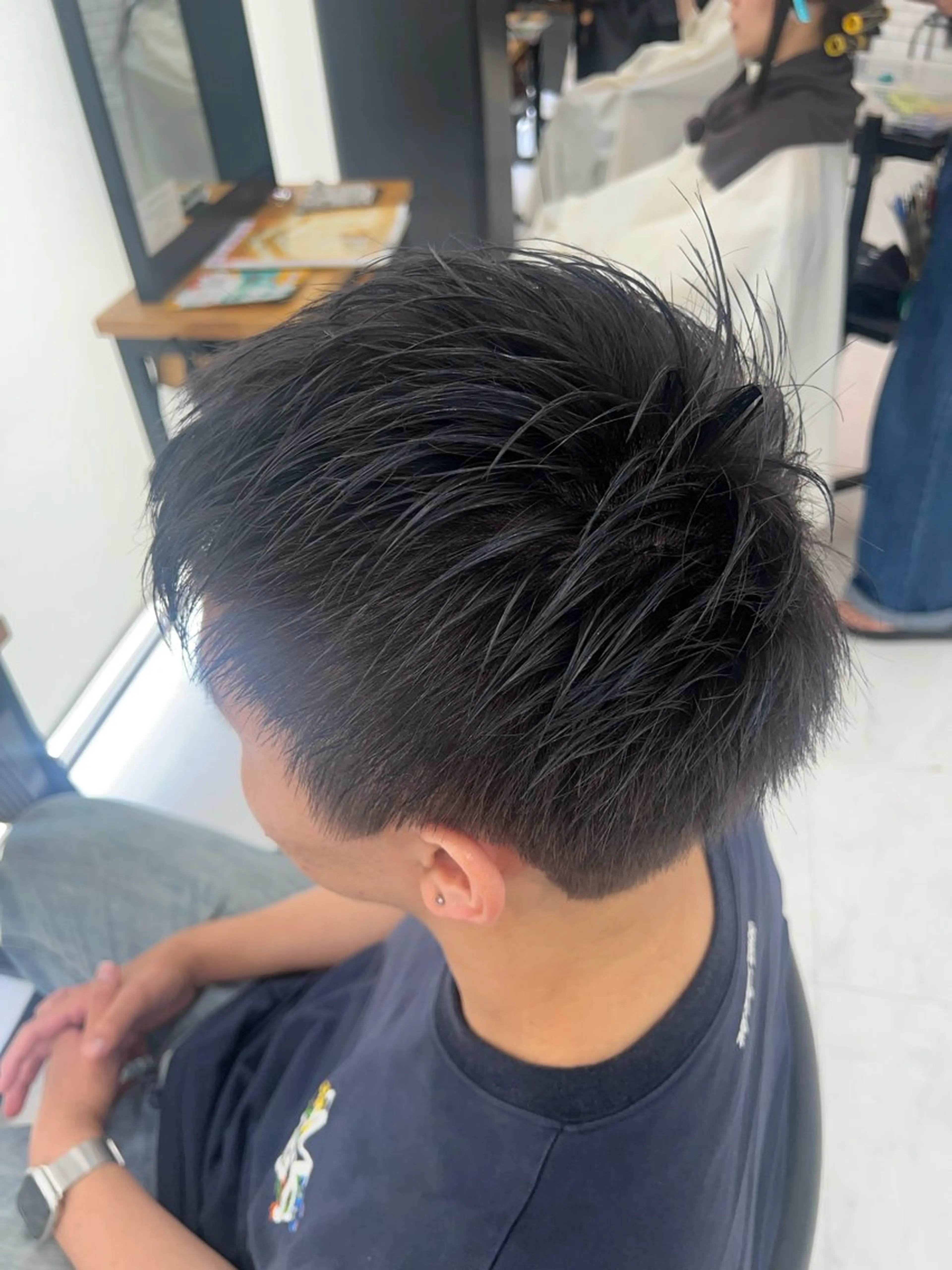 メンズ ダブルカラー寒色系 ボリューム改善ハヤトのヘアスタイル