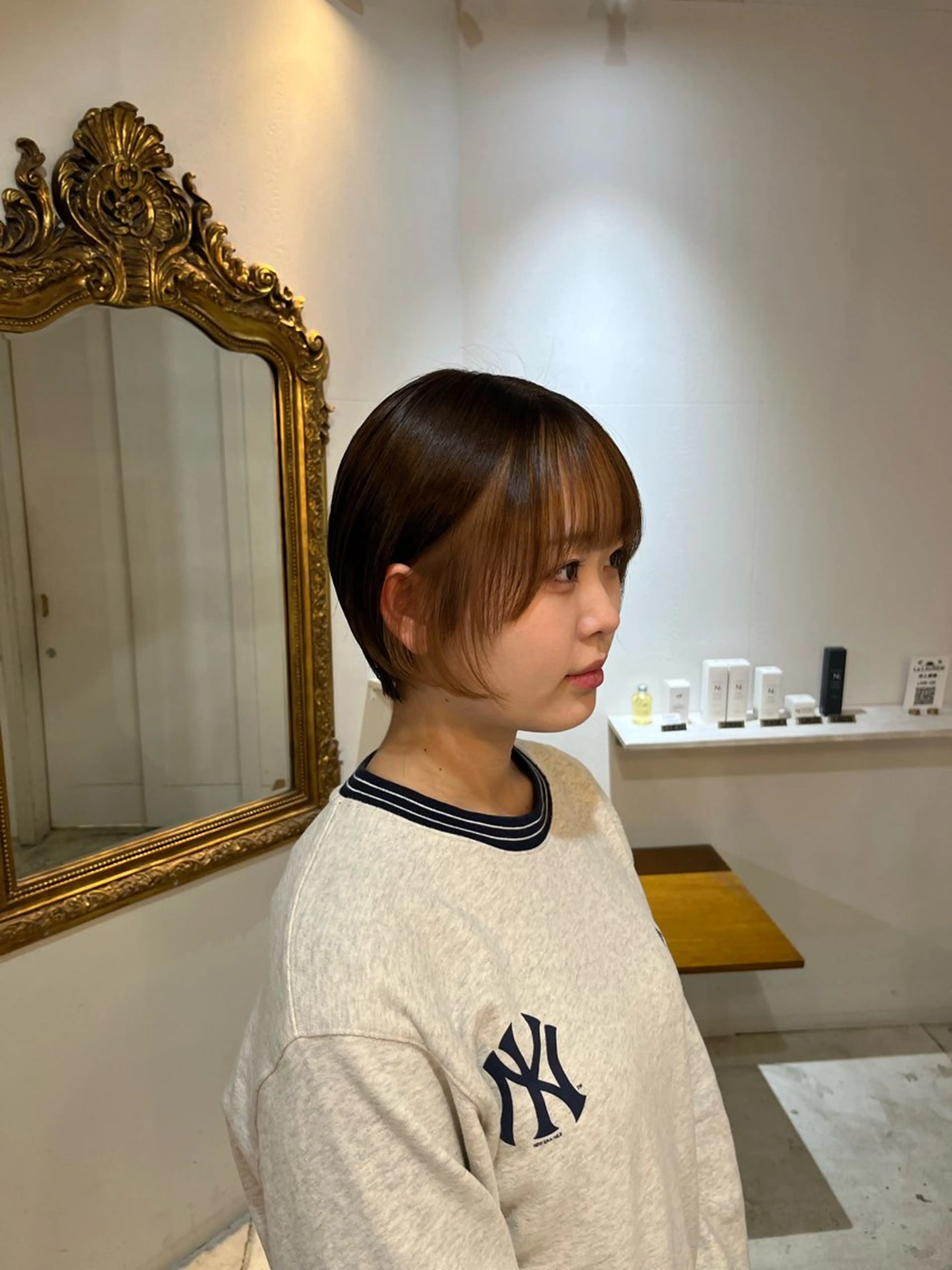 ショート ミストバング カット トリートメント 🩶ハイトーン🖤 URARAのヘアスタイル