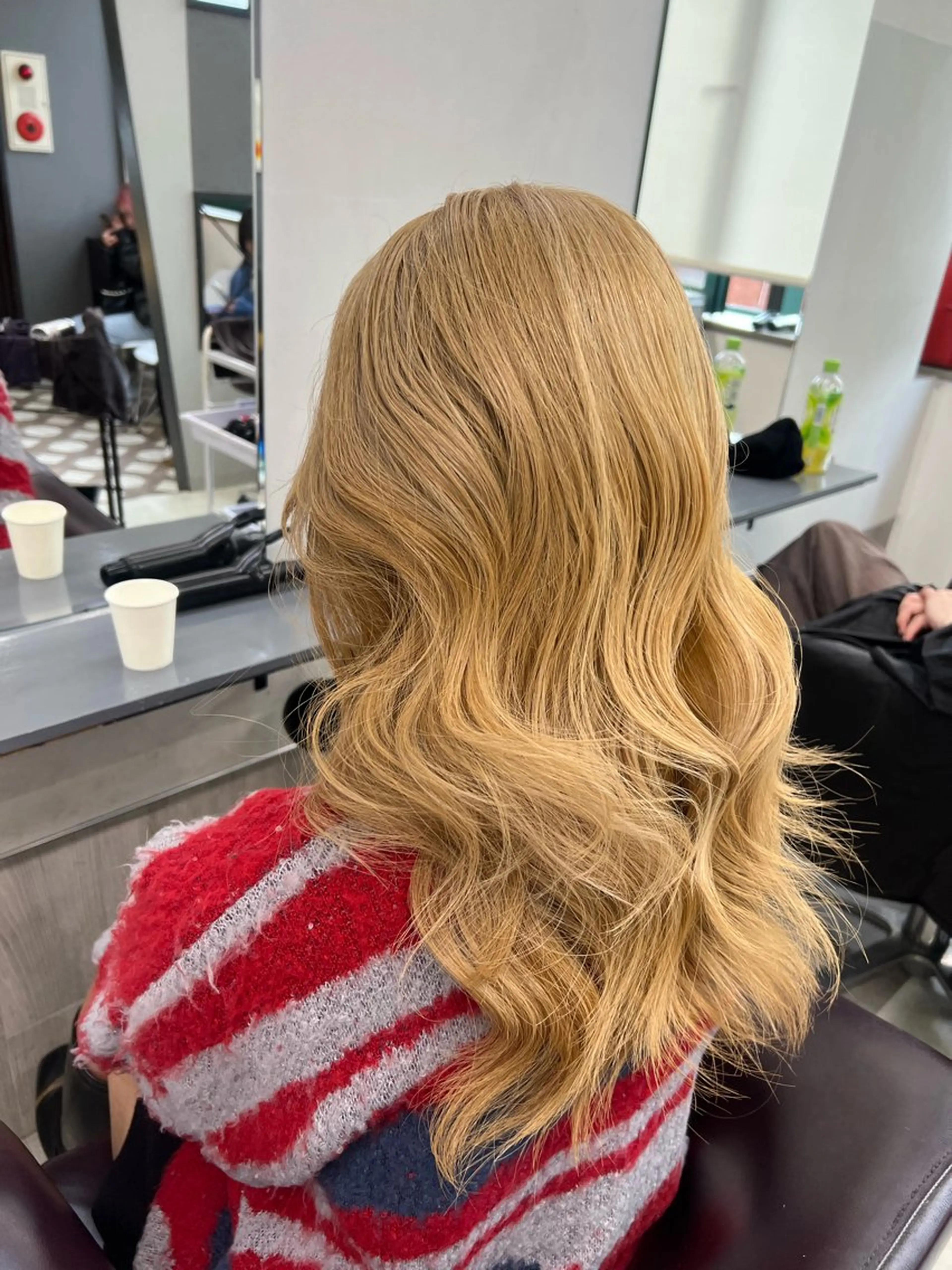 セミロング ヘアカラー maya レイヤーカットのヘアスタイル