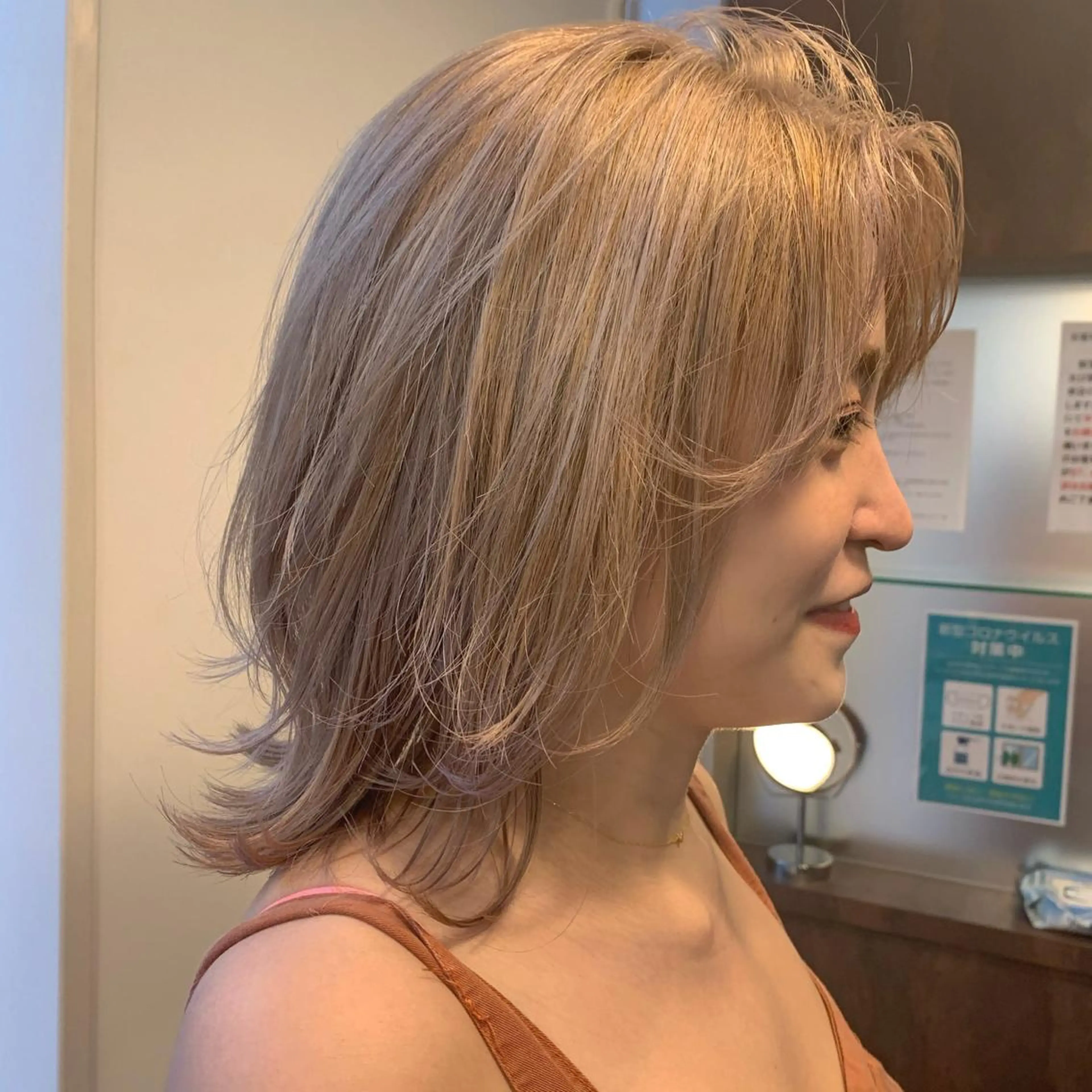 ミディアム WISTERIA KAORUのヘアスタイル