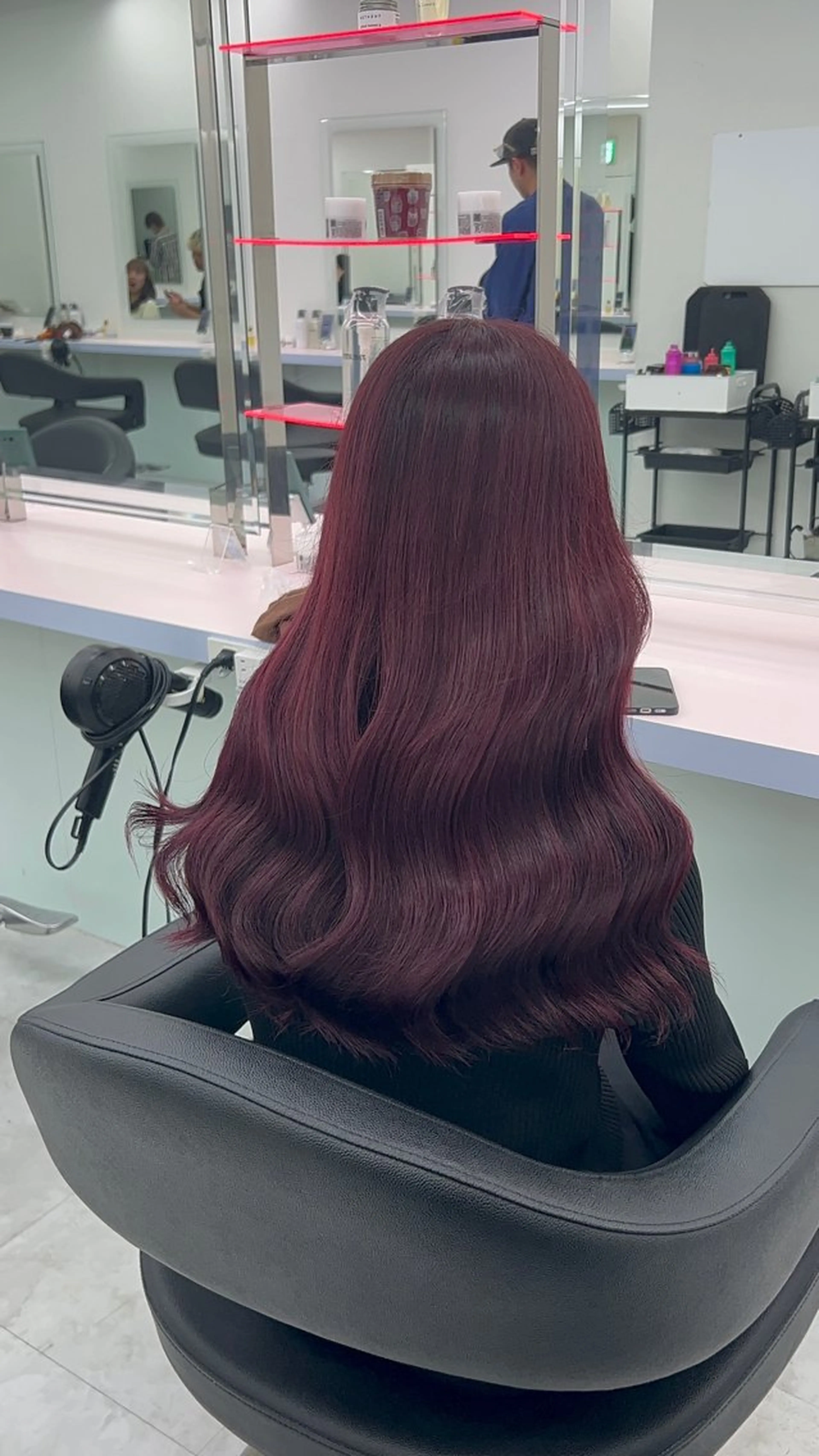 ロング カラー ヘアアレンジ ブリーチ ブリーチなしカラー レッドカラー カット ヘアカラー ブリーチなしの達人 🌈KAITOのヘアスタイル