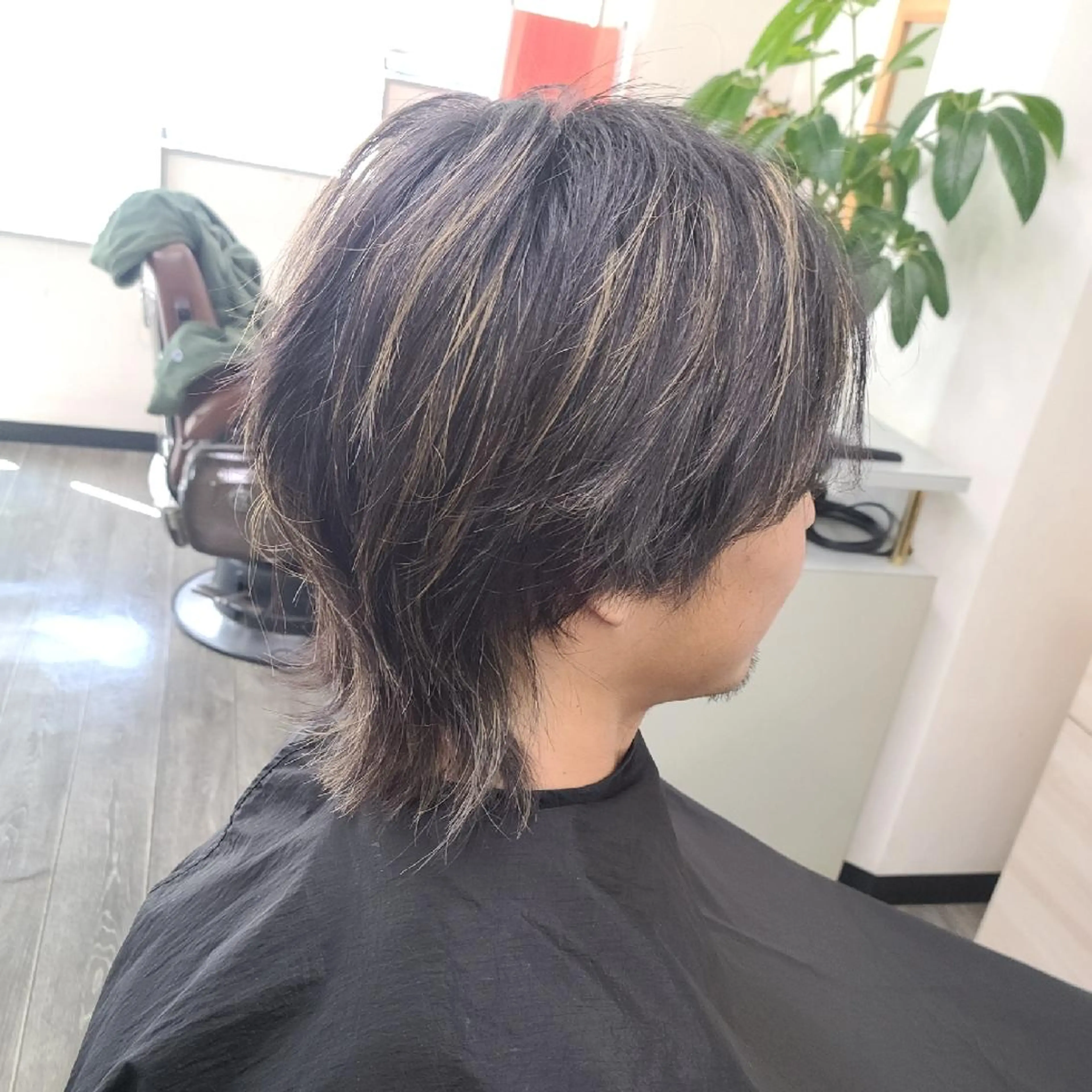 カラー メンズ 荒井 琢人のヘアスタイル