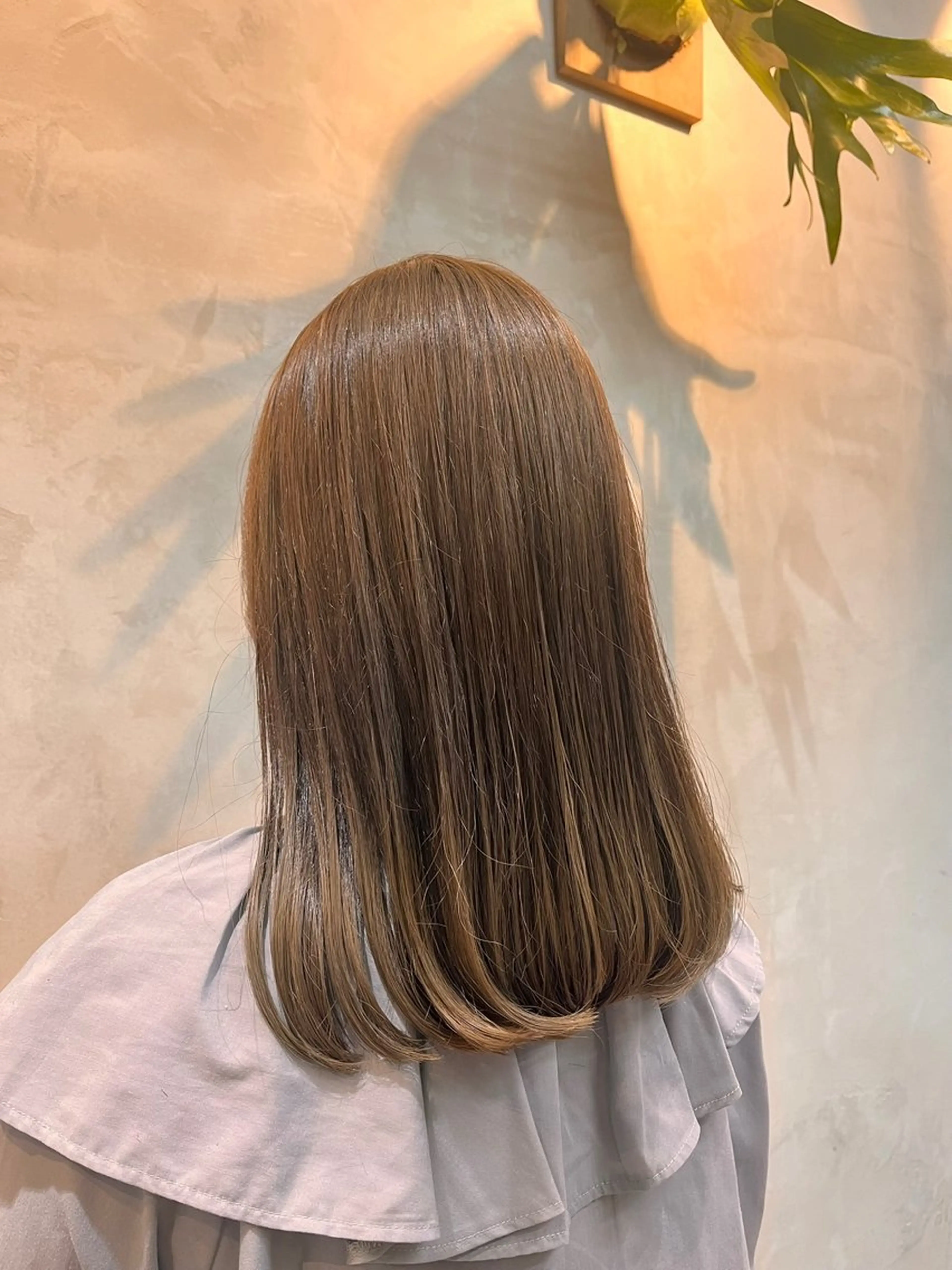 ミディアム カット ヘアカラー トリートメント DISCO HAIR sanc所属・木村 ときわのヘアスタイル