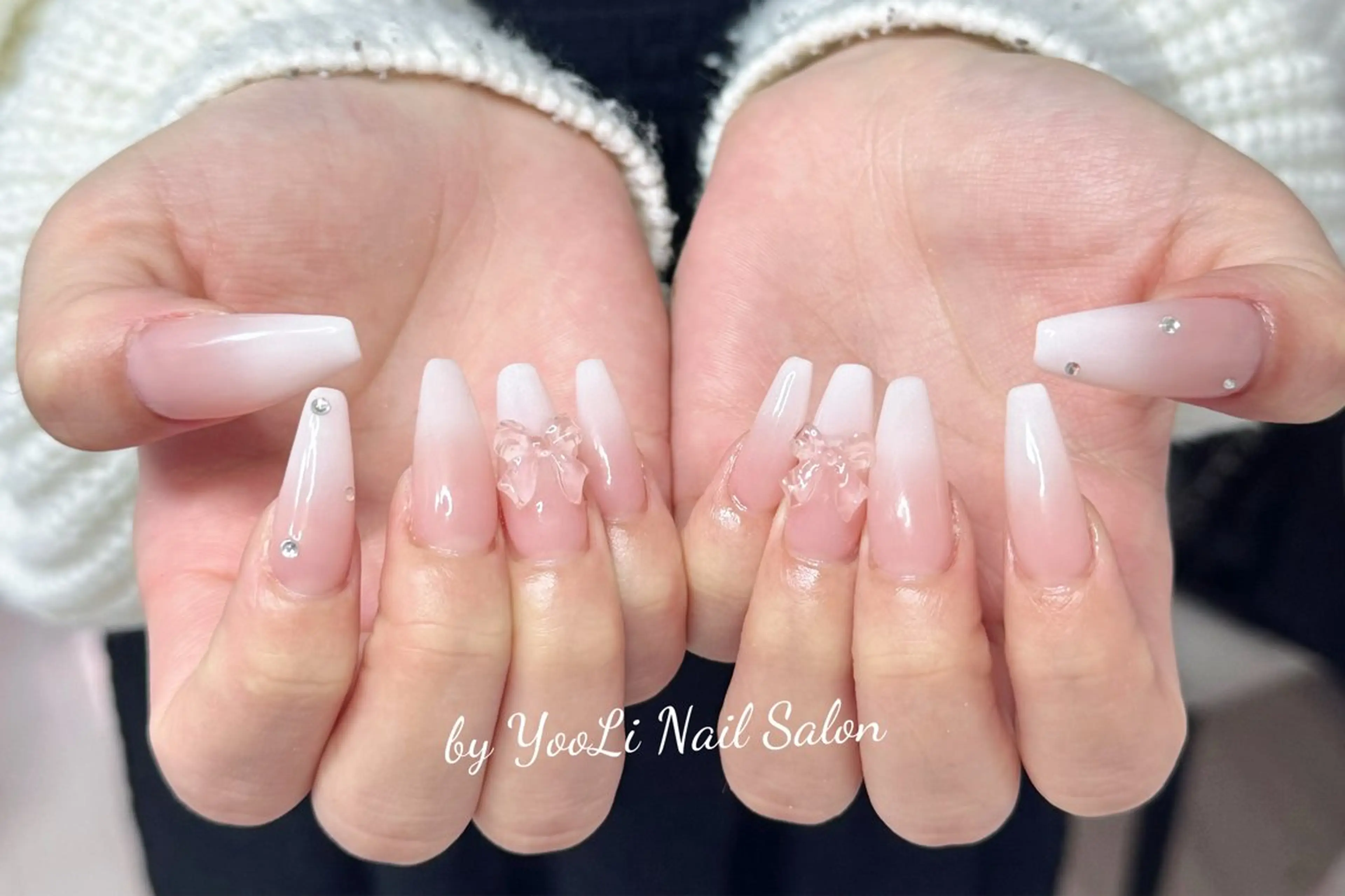 ネイル アートネイル オーロラネイル チークネイル フレンチネイル ガラスフレンチ ハンドネイル 🎀🎀YooLi Nail Salonのネイルデザイン