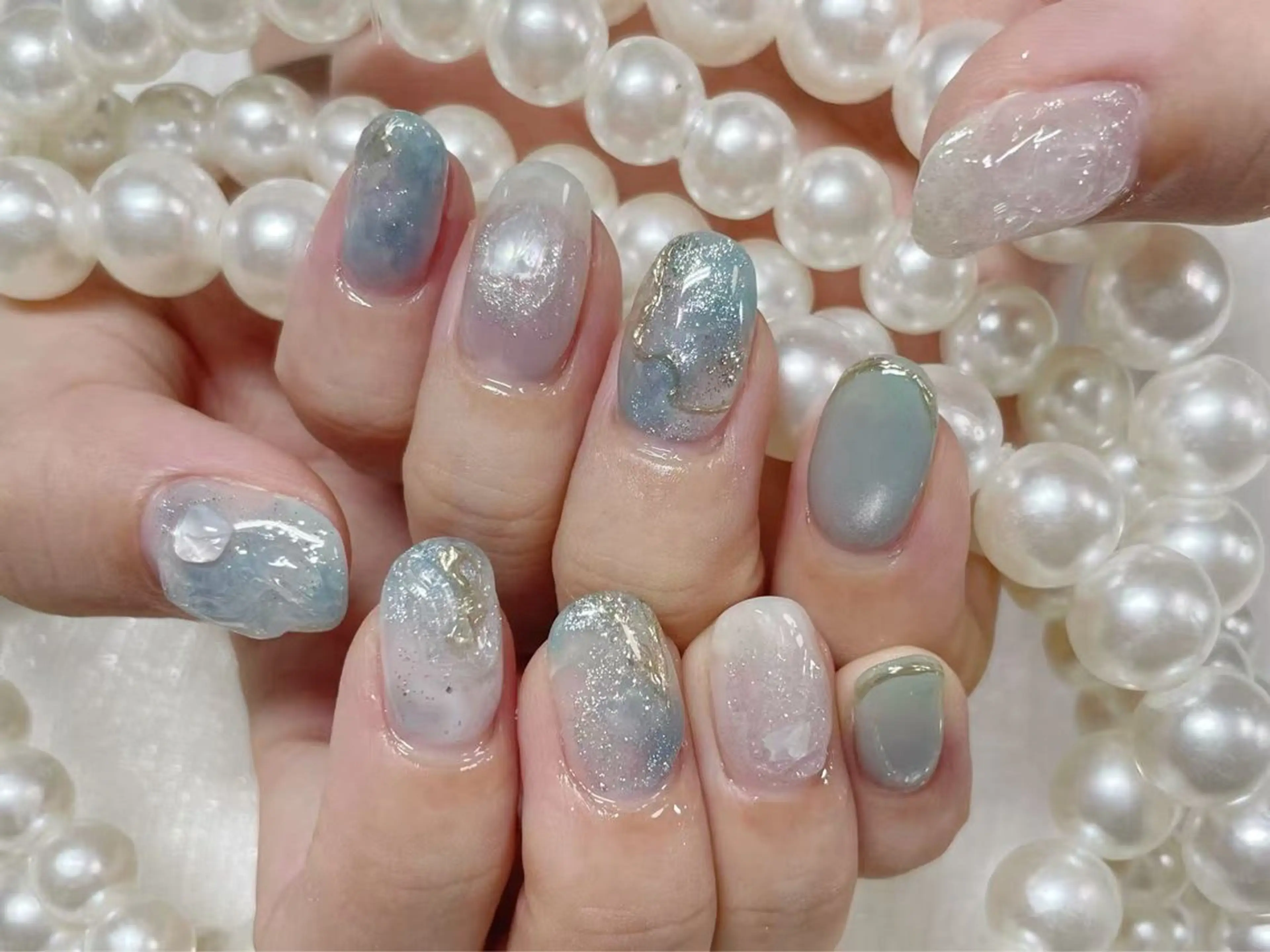 ネイル オーロラネイル 長さ出し フレンチネイル ガーリー キラキラネイル RIn 🎀のネイルデザイン