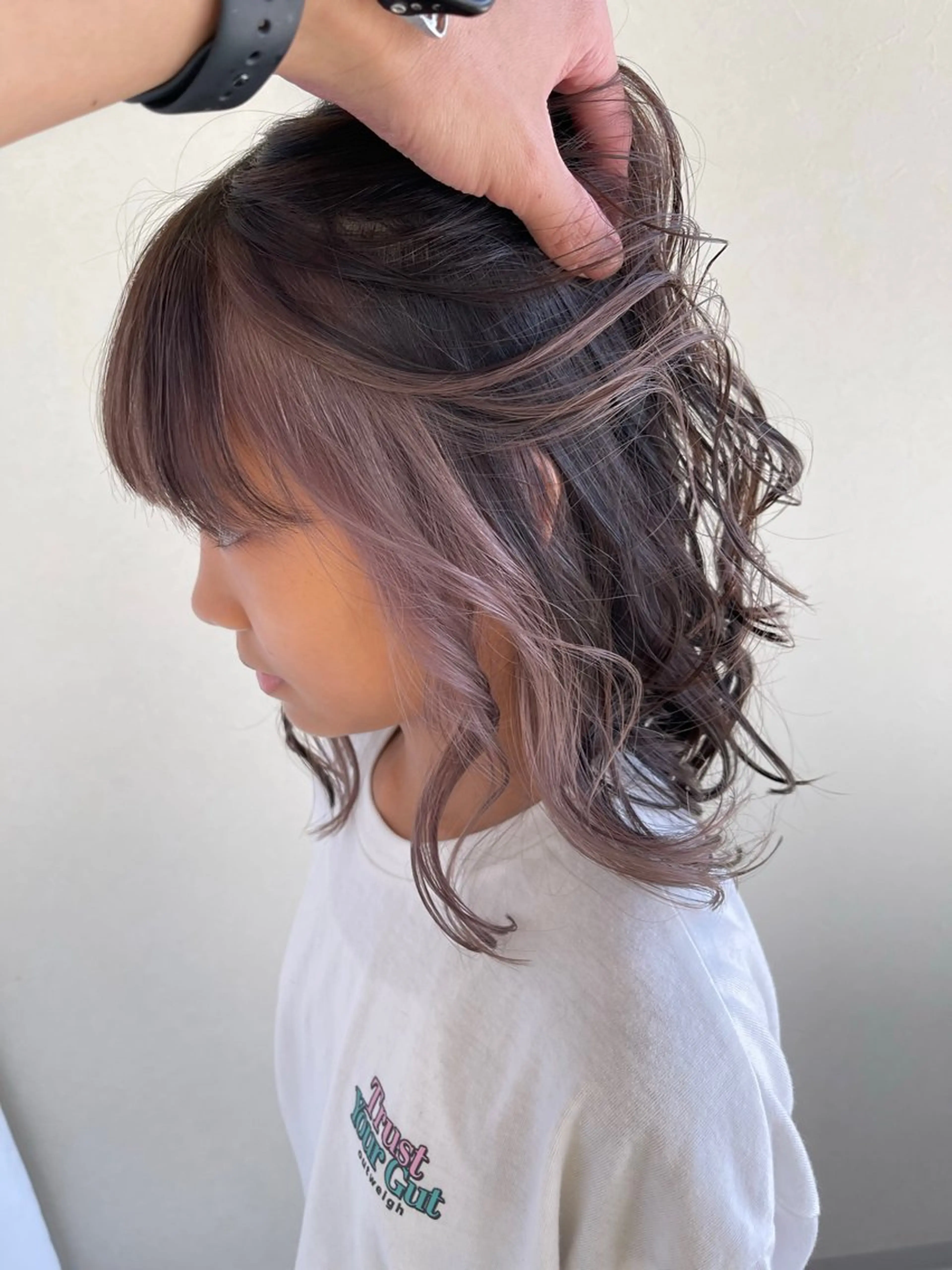 ミディアム ハイライトカラー✨ グレージュ✨鎌倉光洋のヘアスタイル