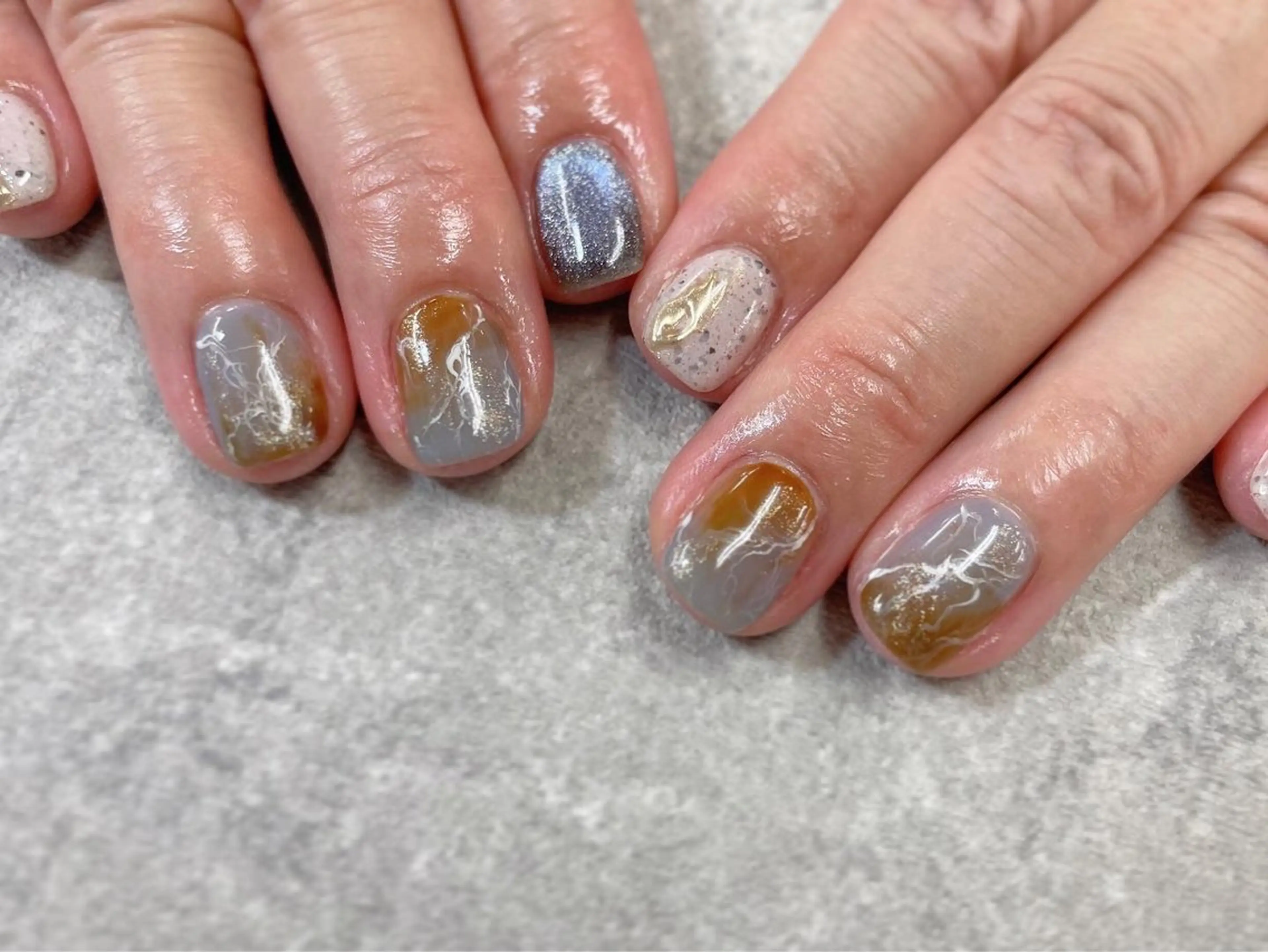 ネイル ジェルネイル マグネットネイル 大理石ネイル(マーブル) ミラーネイル ニュアンスネイル ハンドネイル foglia❁﻿. ⌇﻿imamuraのネイルデザイン