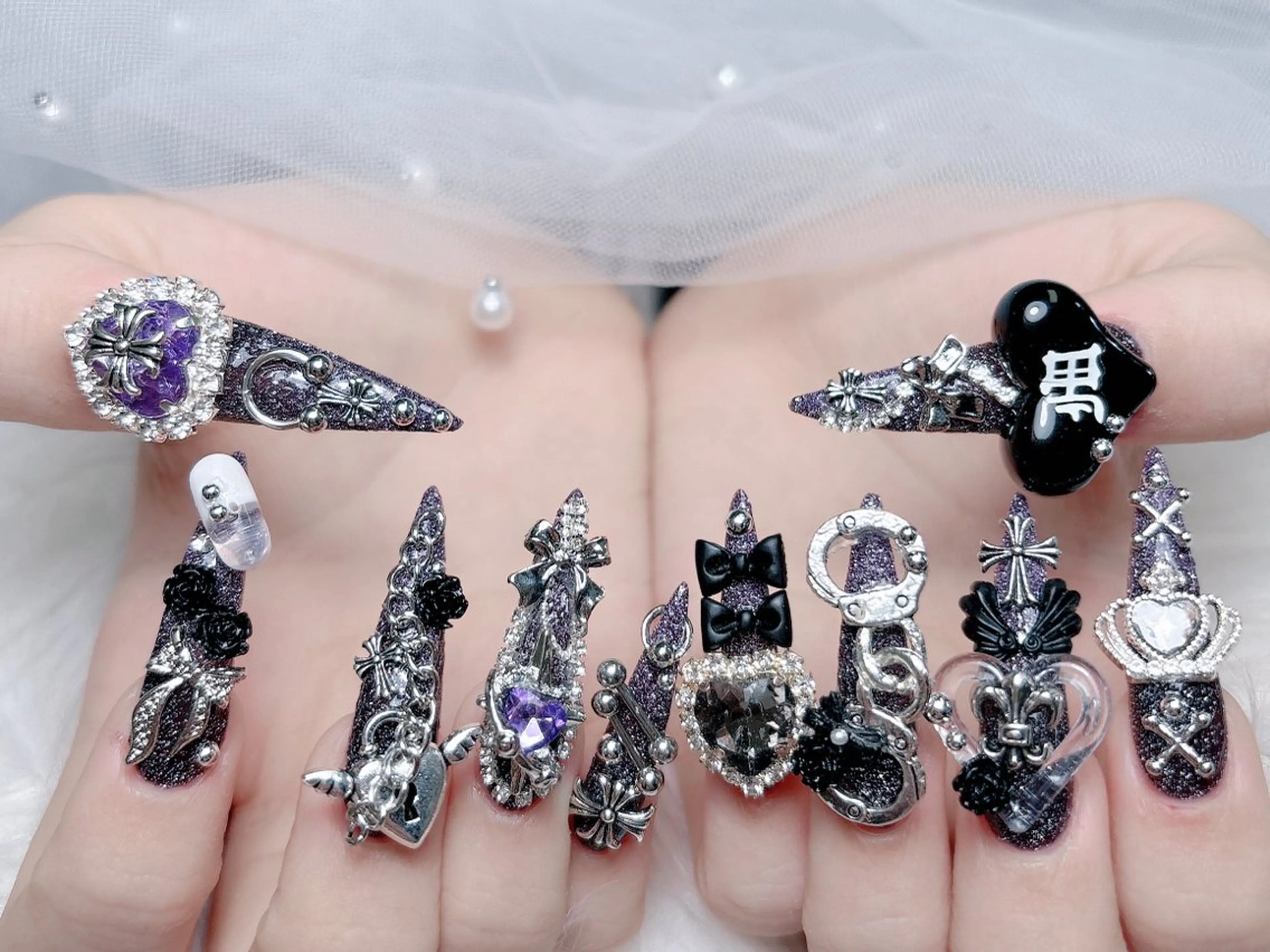 ネイル キラキラネイル スカルプネイル ハンドネイル MoMoA Nail ネイル長さ出し専門店のネイルデザイン