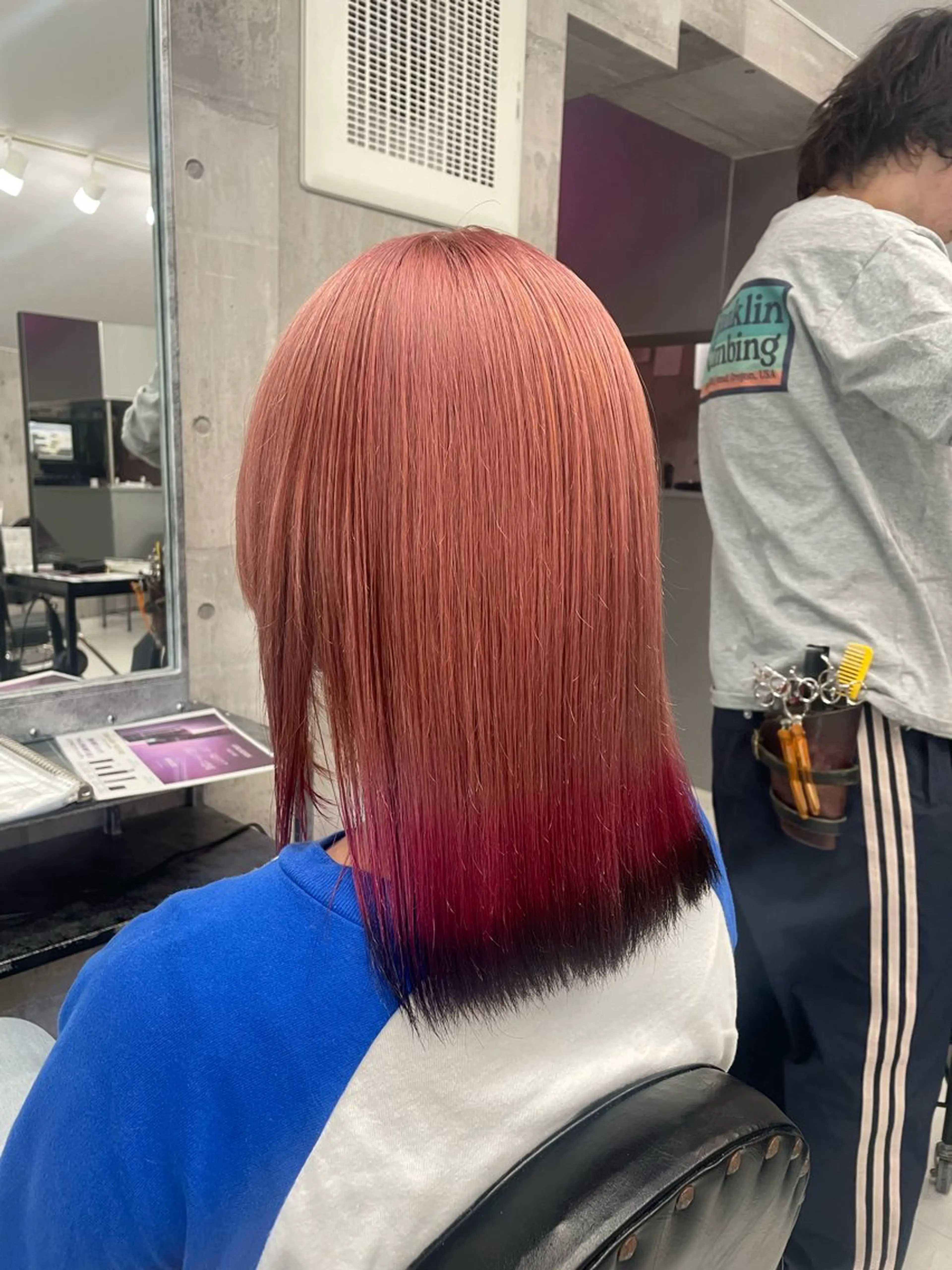 ミディアム カラー レイヤーの魔術師 𓍼takumi𓍼のヘアスタイル