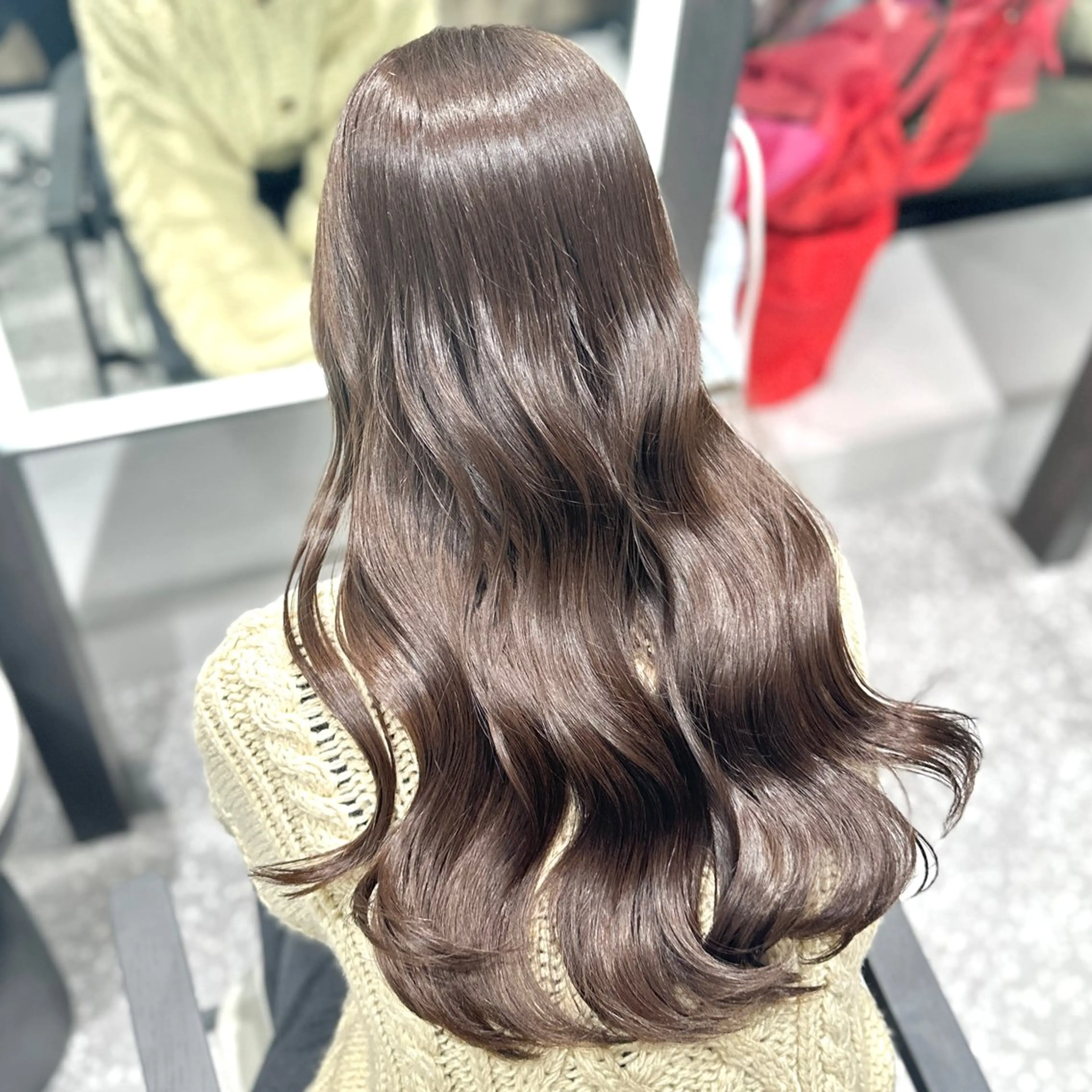 ロング カラー ブリーチ 透明感カラー ダブルカラー グレージュ ブリーチなしカラー レイヤー/グレージュ メンズパーマのヘアスタイル