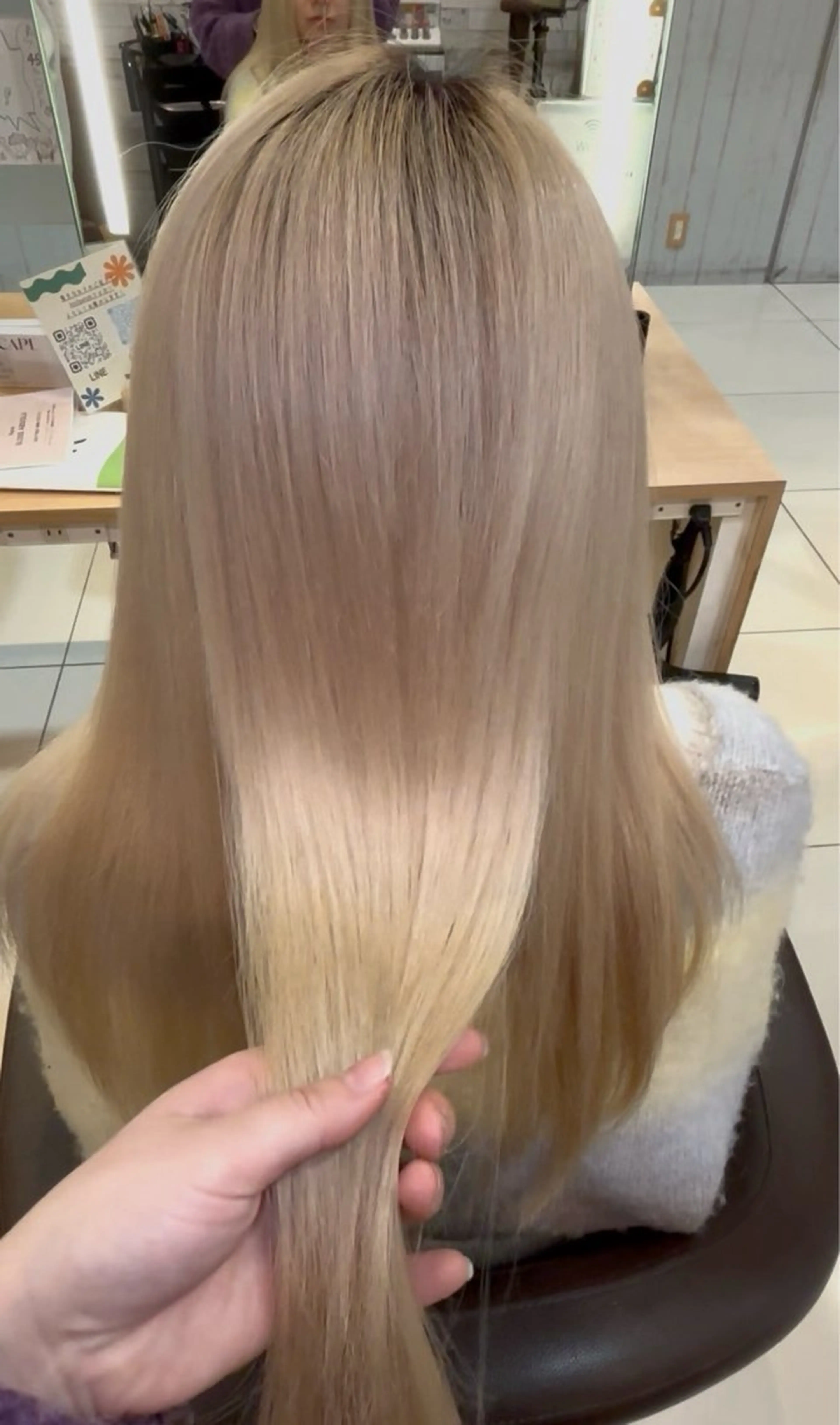 ロング カラー ブリーチ くせ毛 トリートメント 酸熱トリートメント トリートメント 🫧カラーモデル募集 /キリコのヘアスタイル