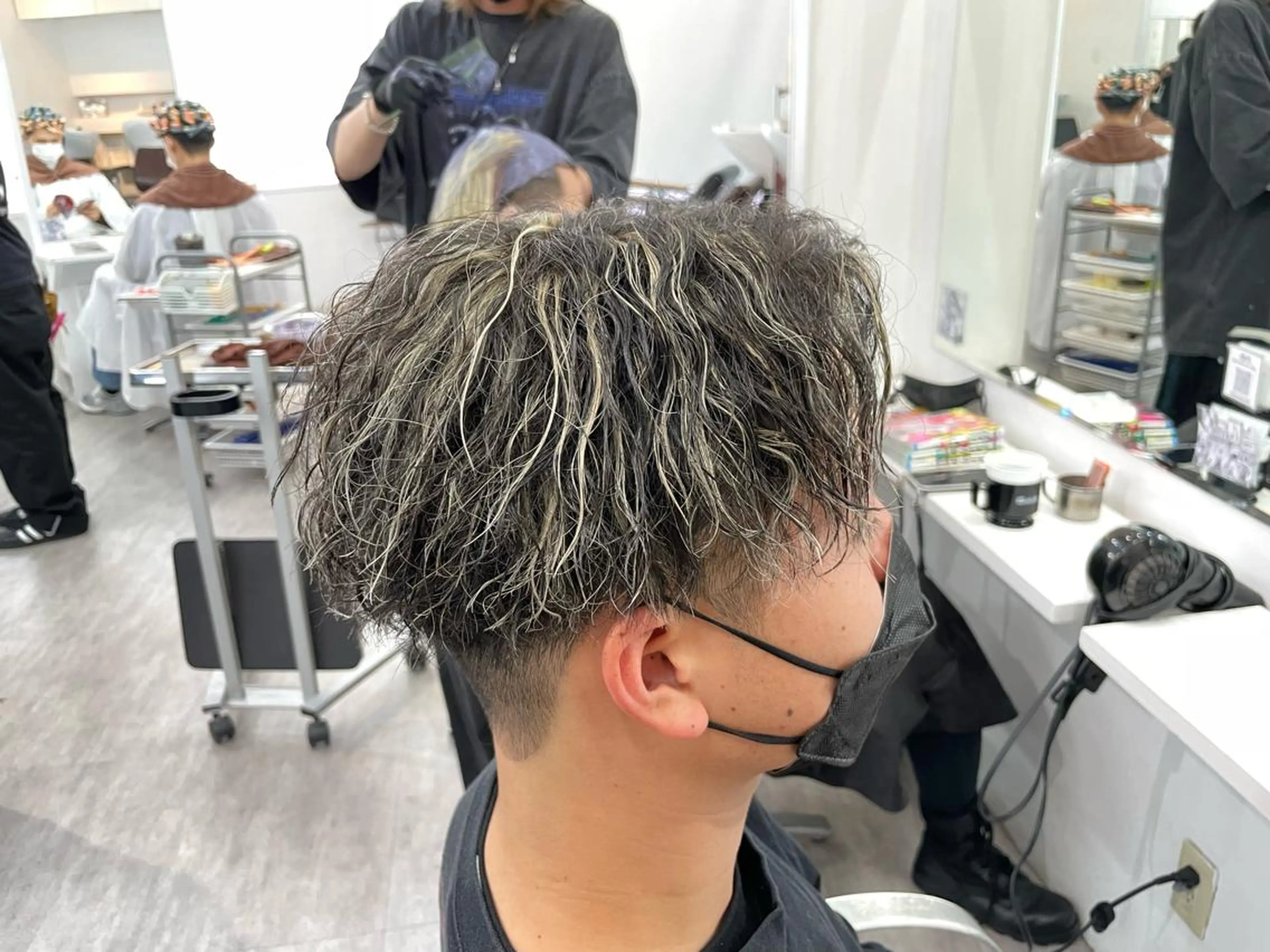 パーマ メンズ メンズハイライト メンズパーマ ツイストスパイラルパーマ スパイラルパーマ ✨️ツイスパ波巻き特 化小杉澪生✨️のヘアスタイル