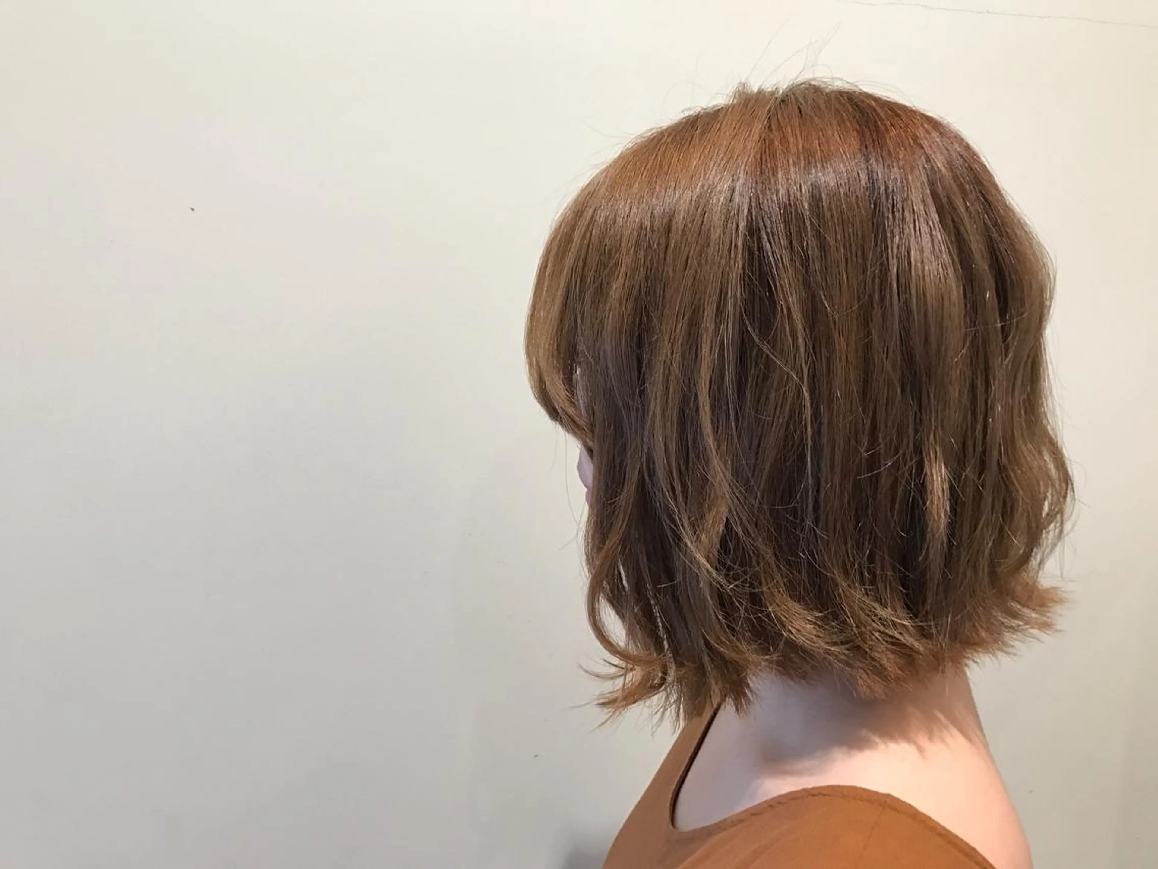 ショート 前下がりボブ ボブ 外ハネヘア 磯貝 美徳のヘアスタイル