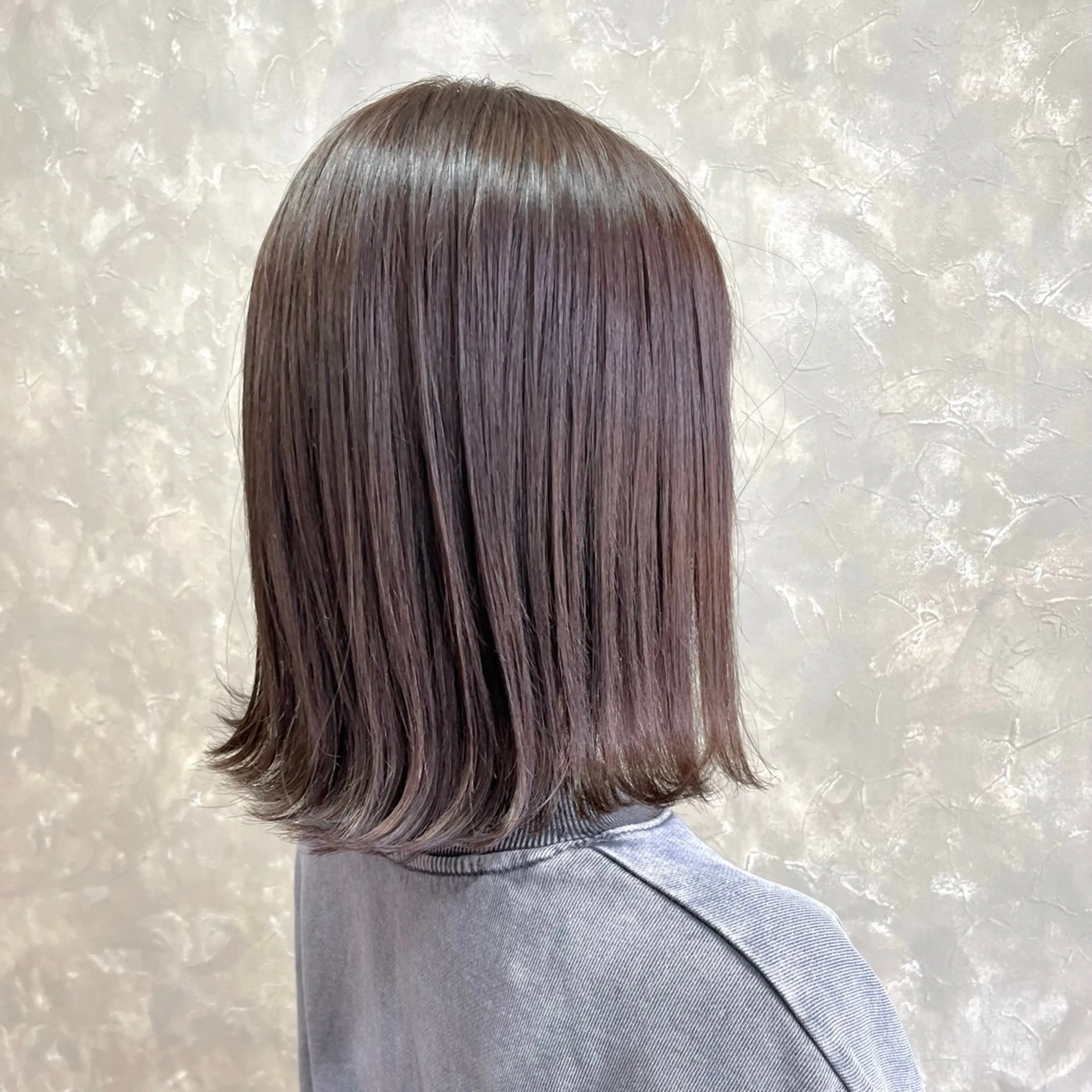 ミディアム カラー ブリーチ カット ヘアカラー トリートメント 有田裕真 【ブリーチカラー】のヘアスタイル