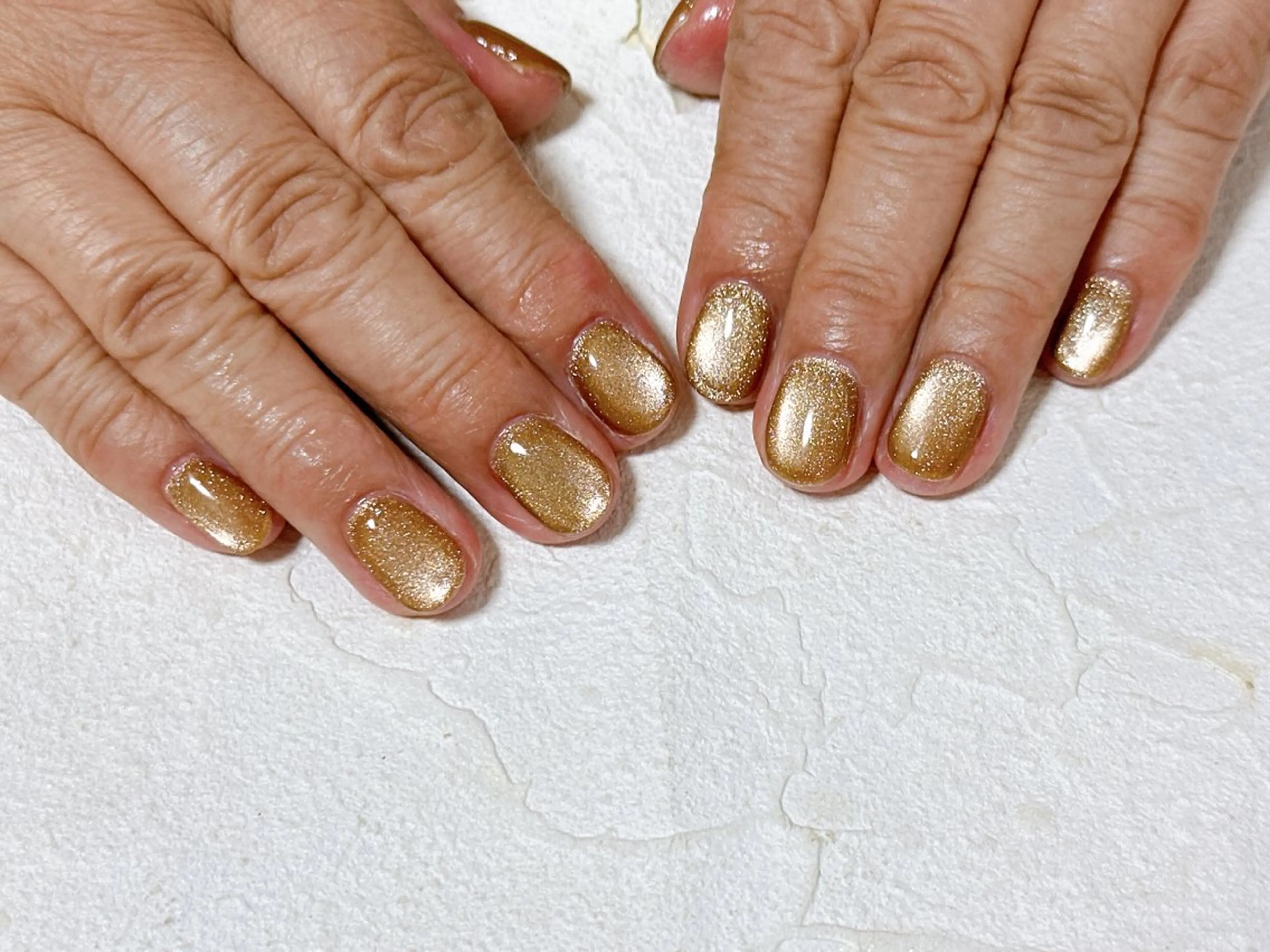 ネイル オーロラネイル フットネイル フレンチネイル ジェルネイル キラキラネイル ハンドネイル mogunail &blowのネイルデザイン