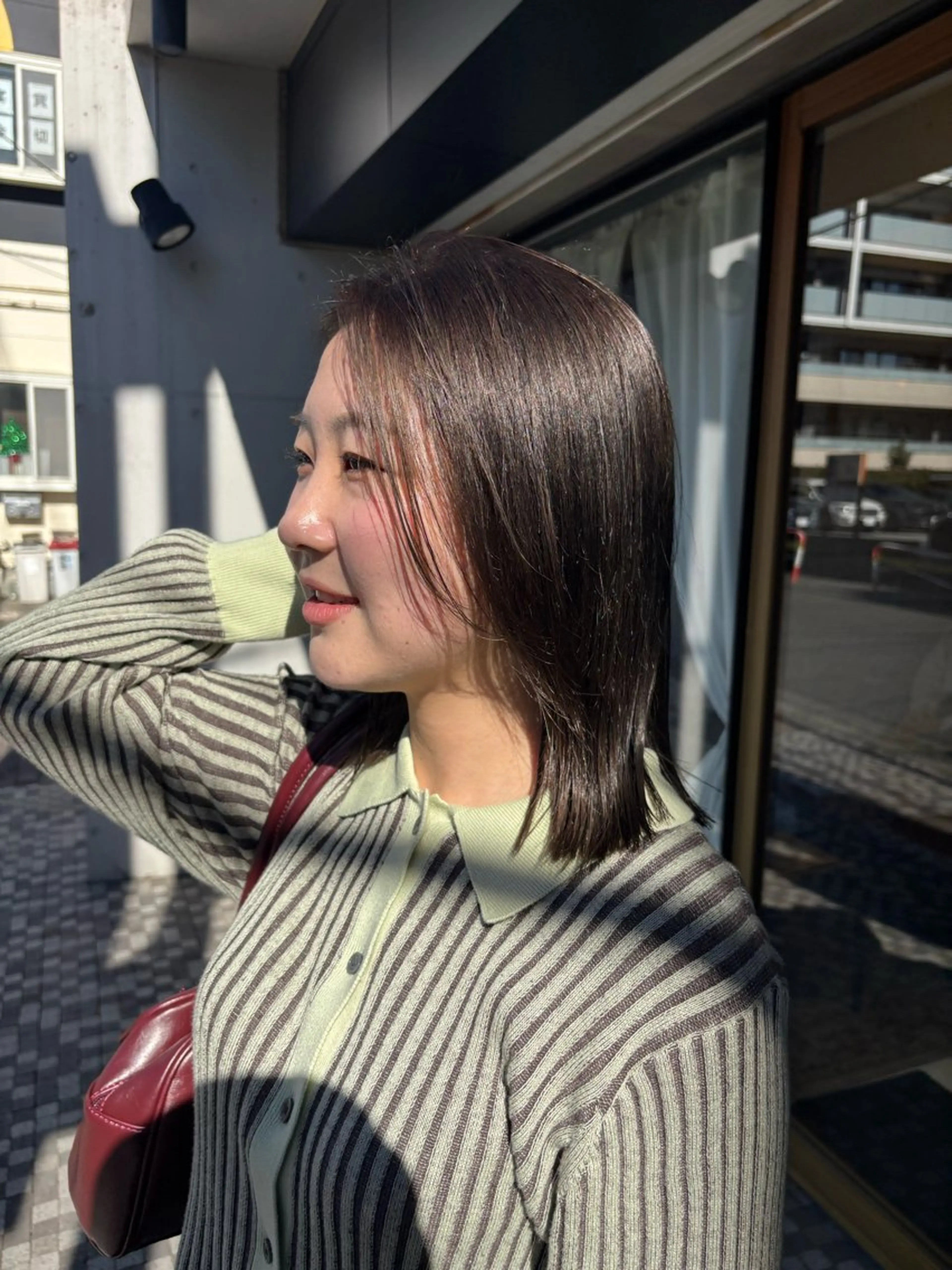 セミロング 宇留間 涼香のヘアスタイル