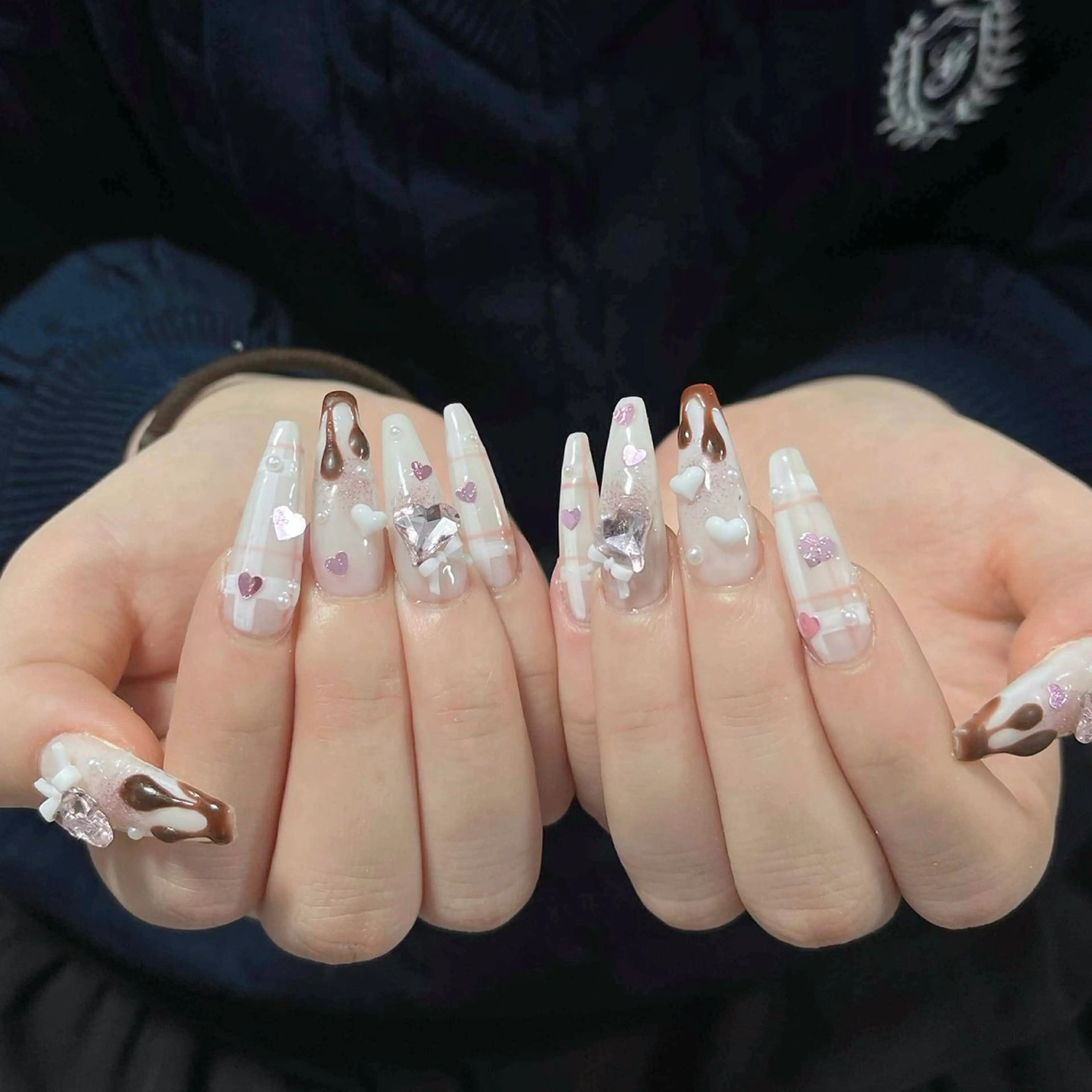 ネイル オーロラネイル クリアネイル 成人式 フラッシュネイル ジェルネイル ハンドネイル Amee Nail Salonのネイルデザイン