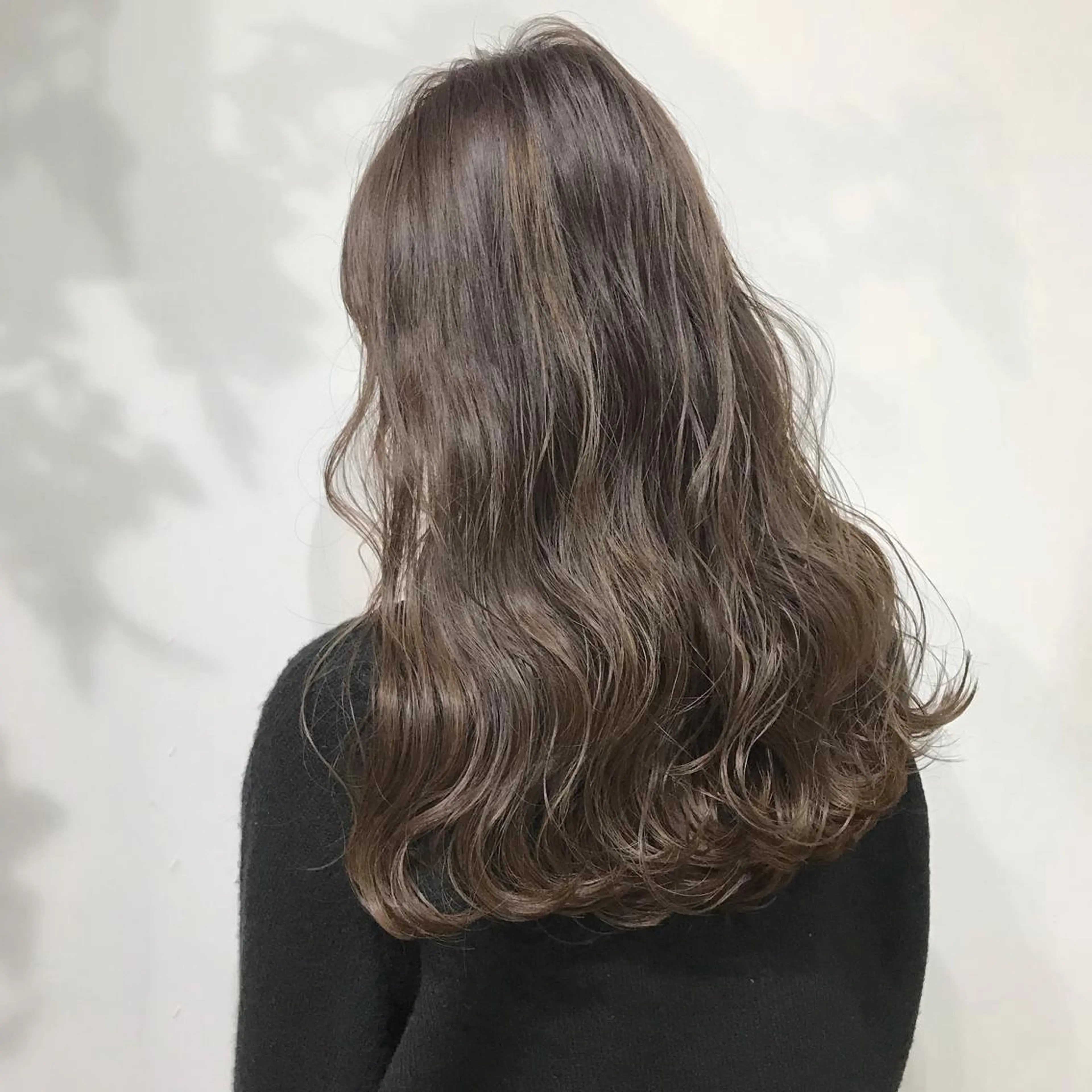 ロング カラー アディクシーカラー ハイライトカラー ハイライト ヘアカラー トリートメント salowin梅田所属・レイヤー/顔周り /AKARIのヘアスタイル