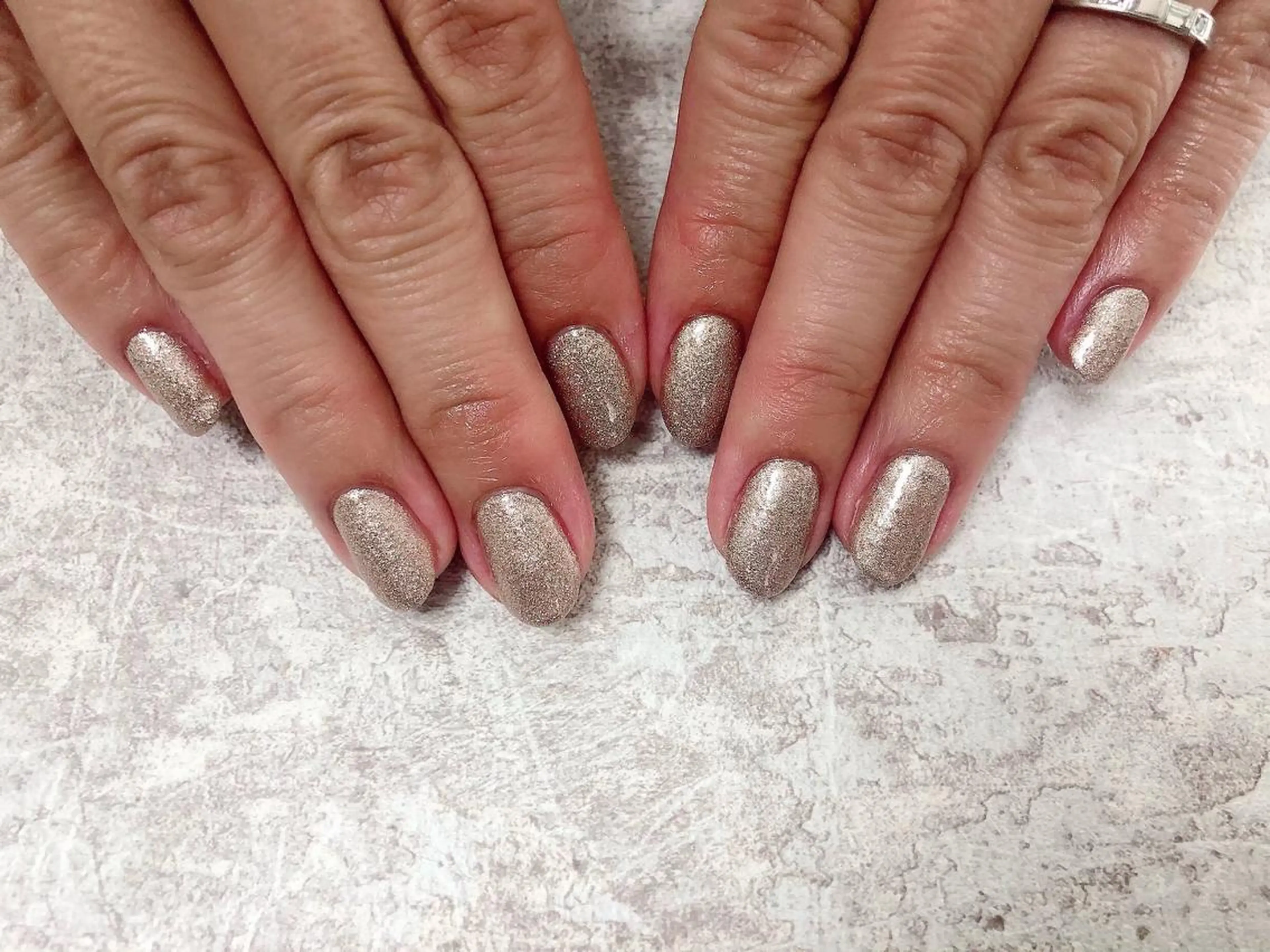 ネイル キラキラネイル ハンドネイル mogunail &blowのネイルデザイン