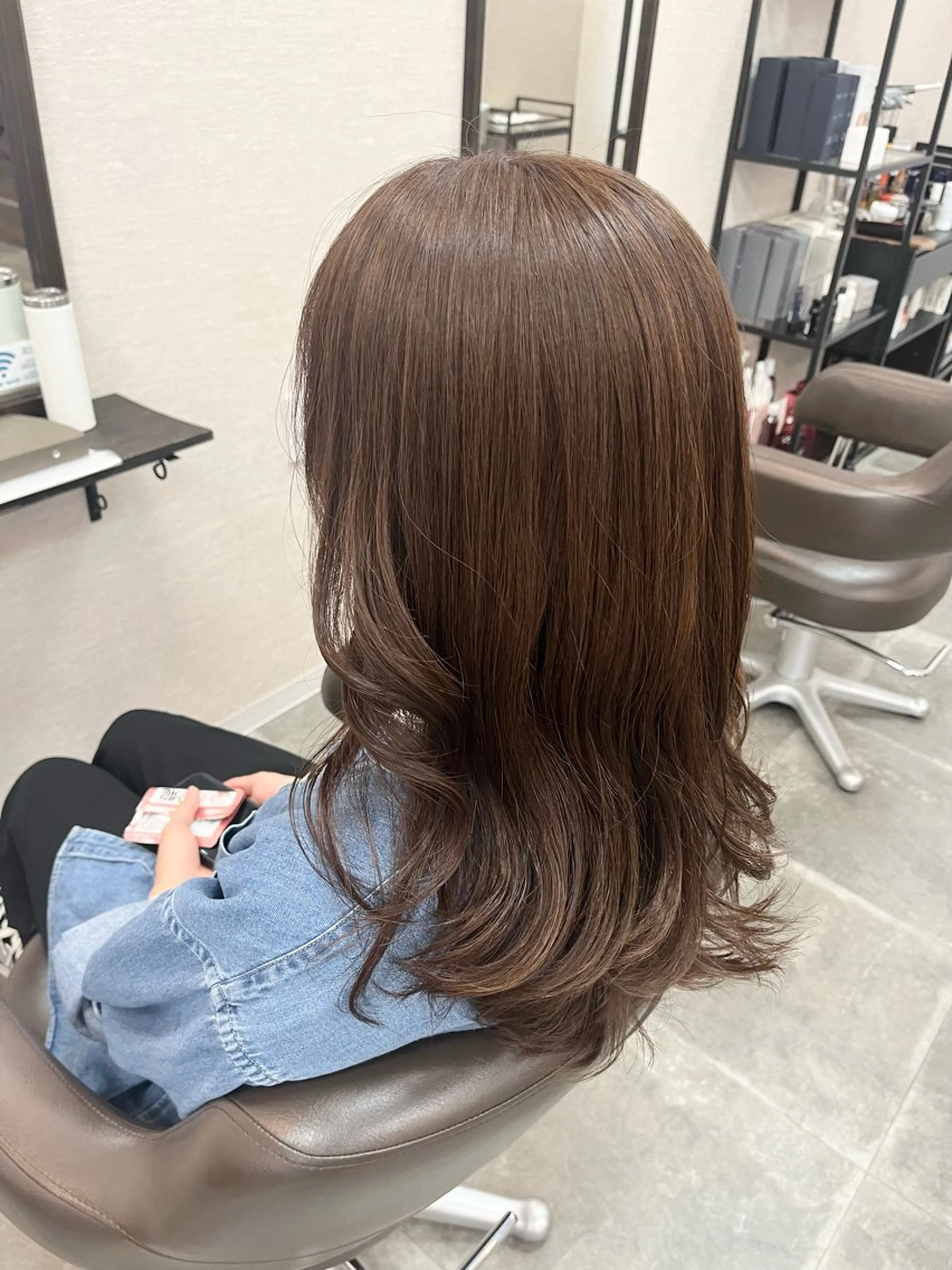 セミロング カット ヘアカラー 鈴木 絢奈のヘアスタイル