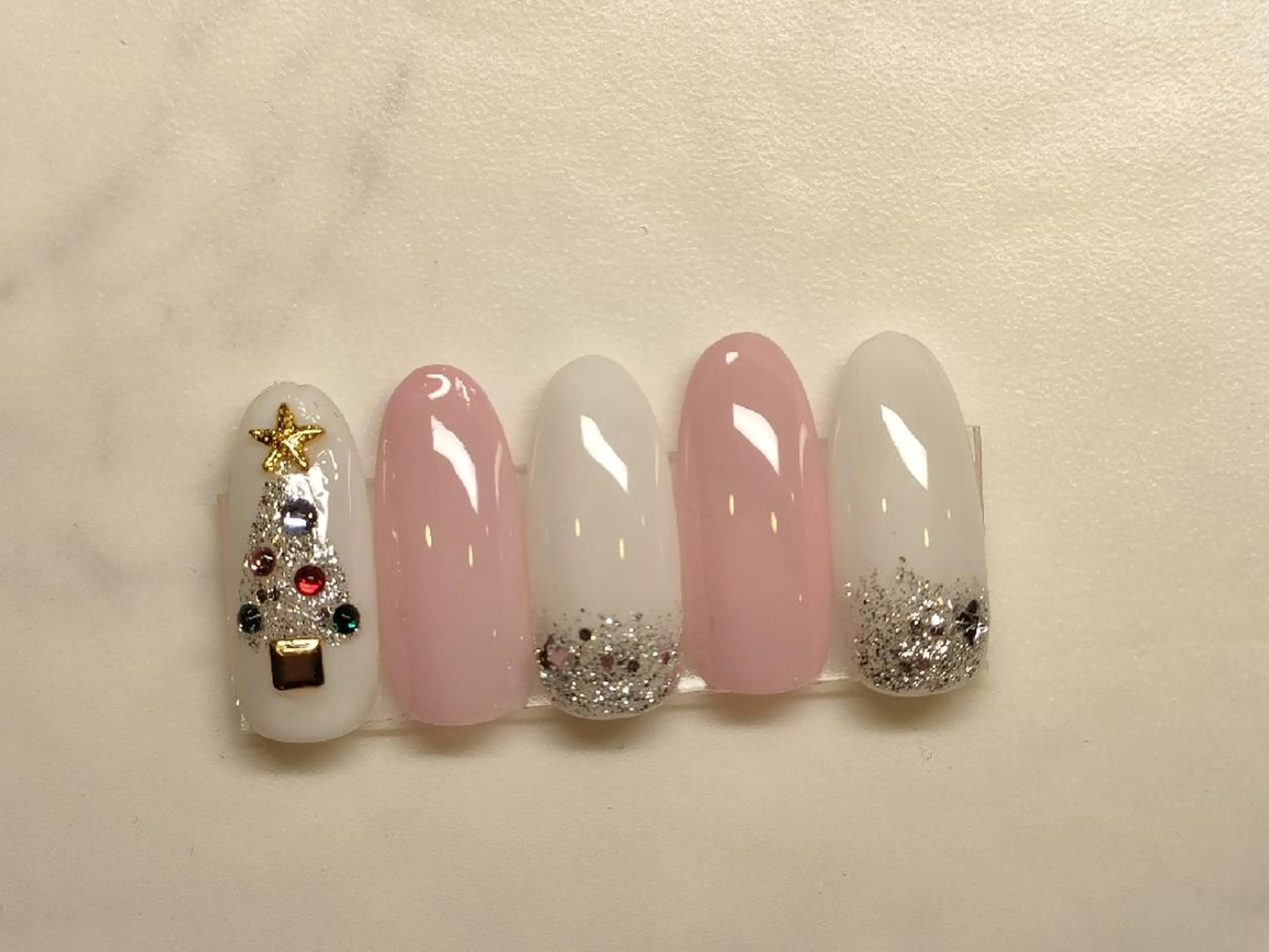 ネイル ハンドネイル 吉澤 友恵のネイルデザイン