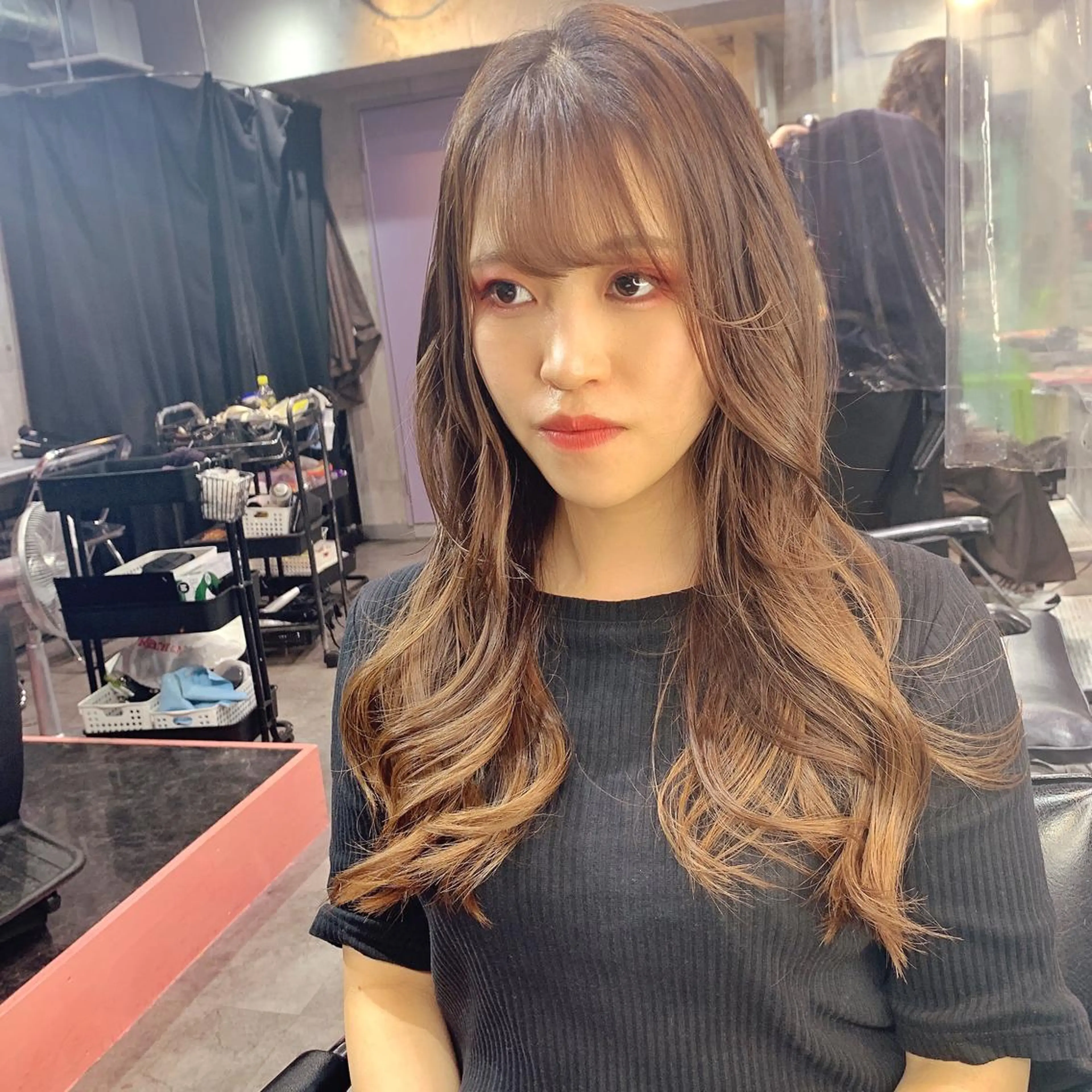 セミロング 顔まわりレイヤー 韓国風ヘア レイヤーカット ホワイト&レイヤーカ ットエクステ長畠俊輔のヘアスタイル