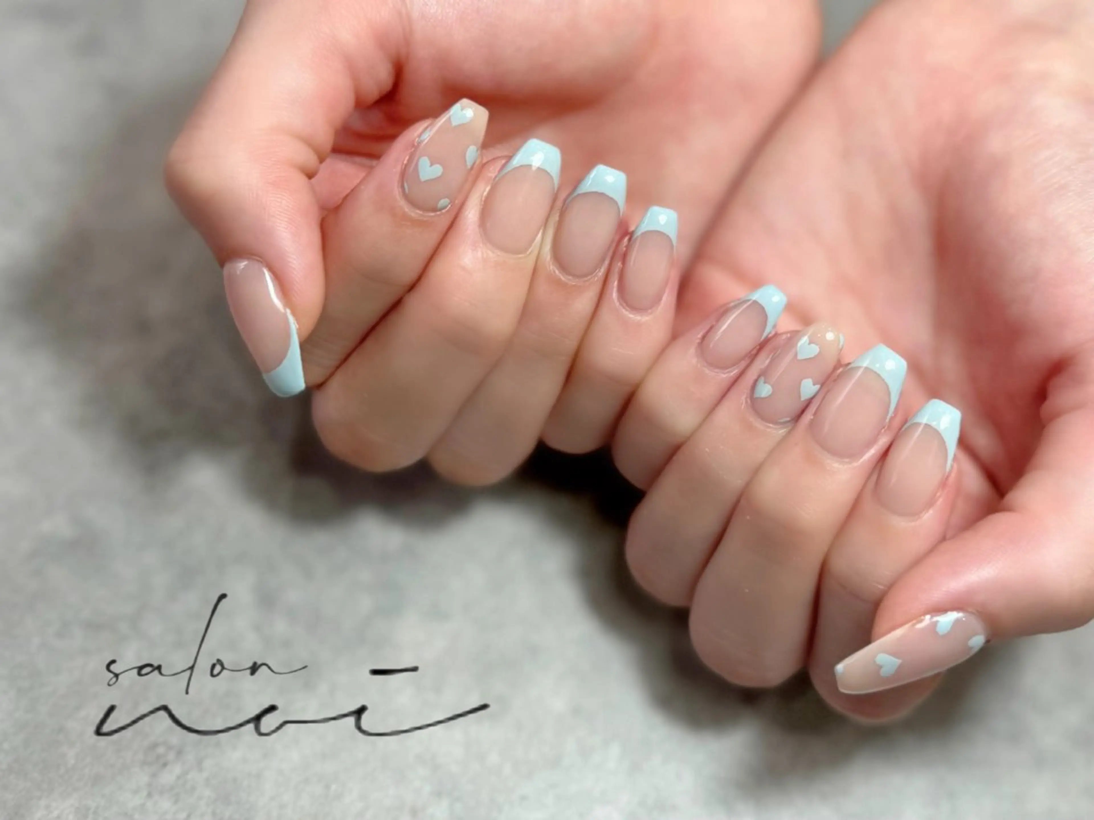 ネイル ブルー フレンチネイル ハンドネイル salon noiのネイルデザイン