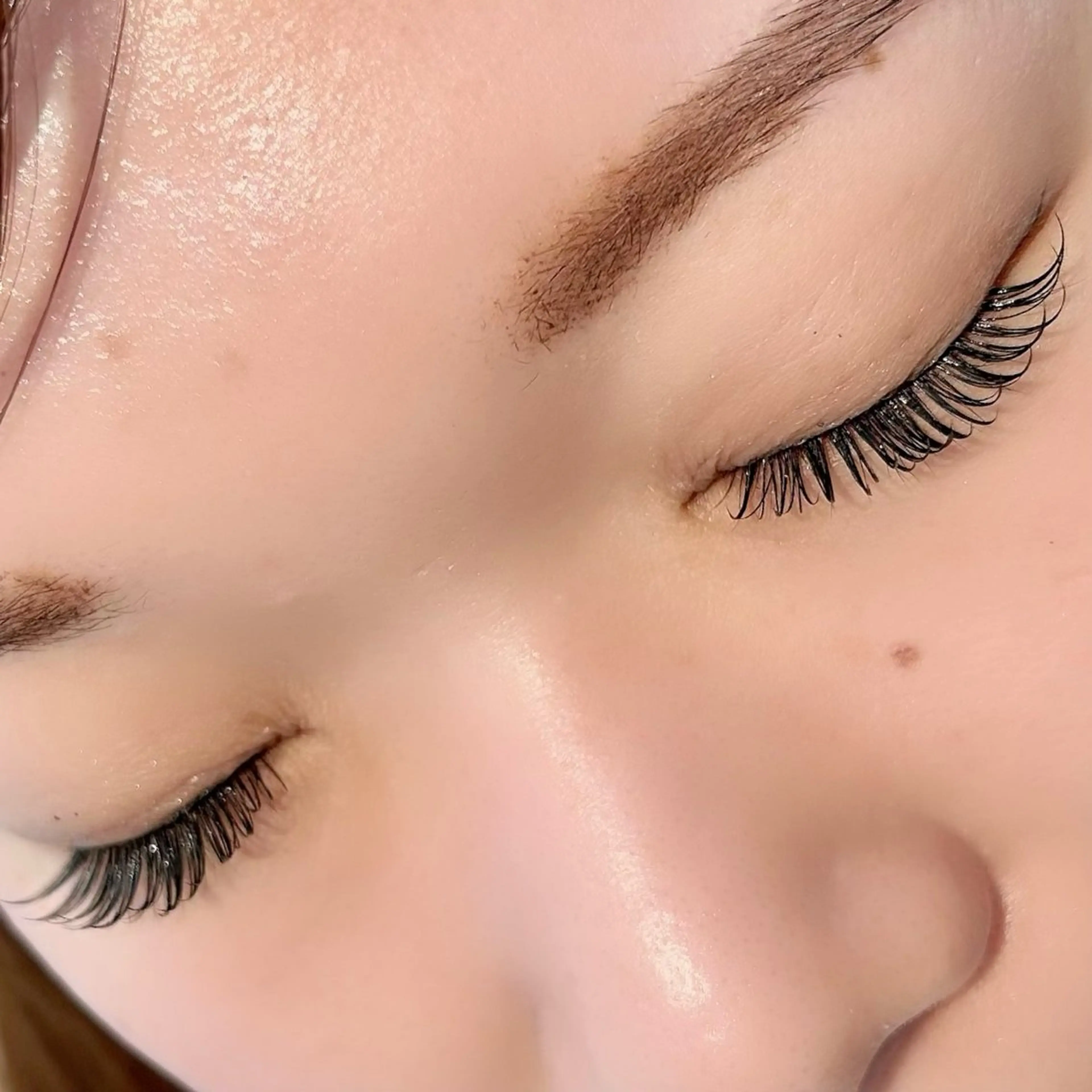 マツエク・マツパ private eye salon and N所属・Kojima Naoの眉毛・アイブロウイメージ