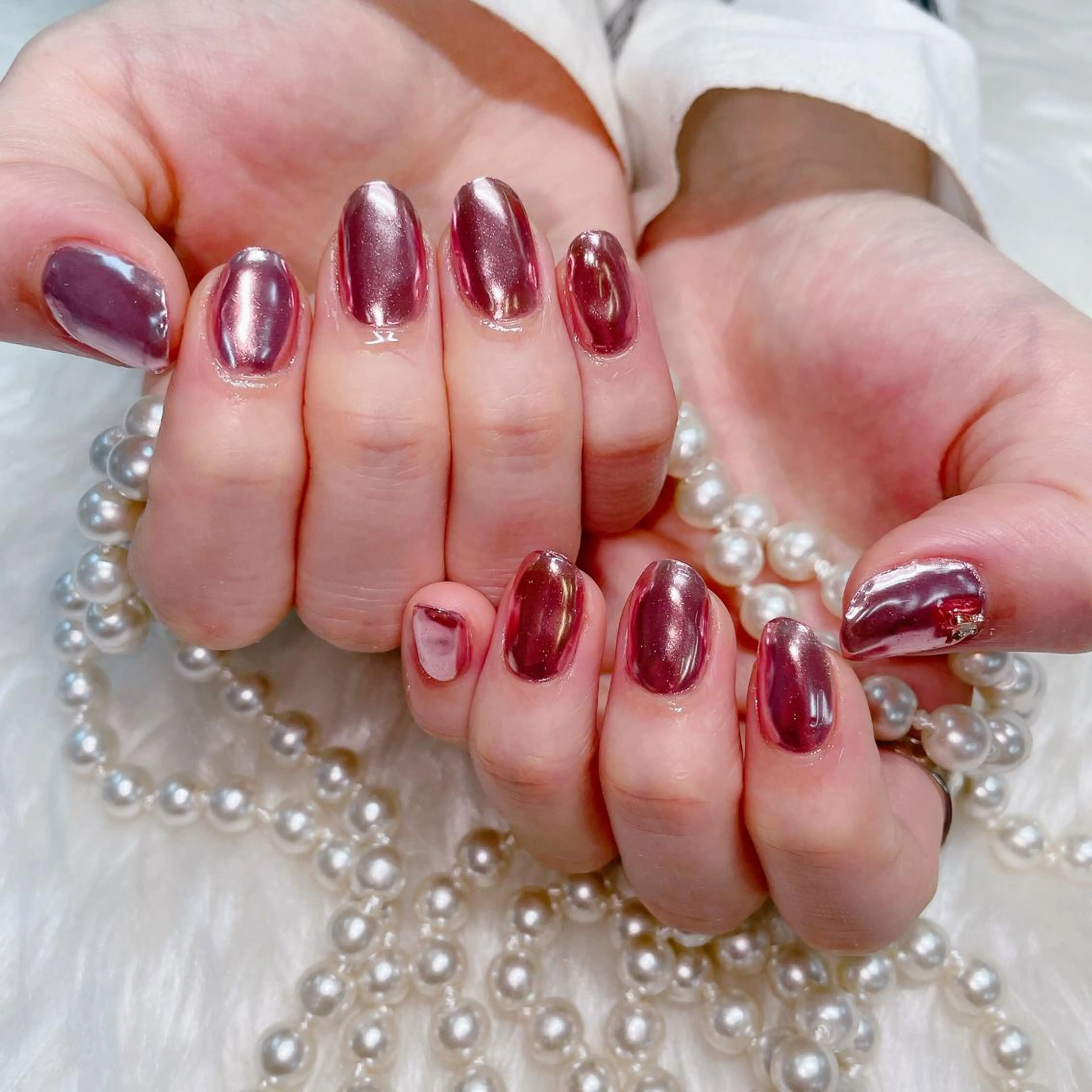 ネイル Go  Today シェアサロン 新宿Gratia店所属・杉山 栞のネイルデザイン