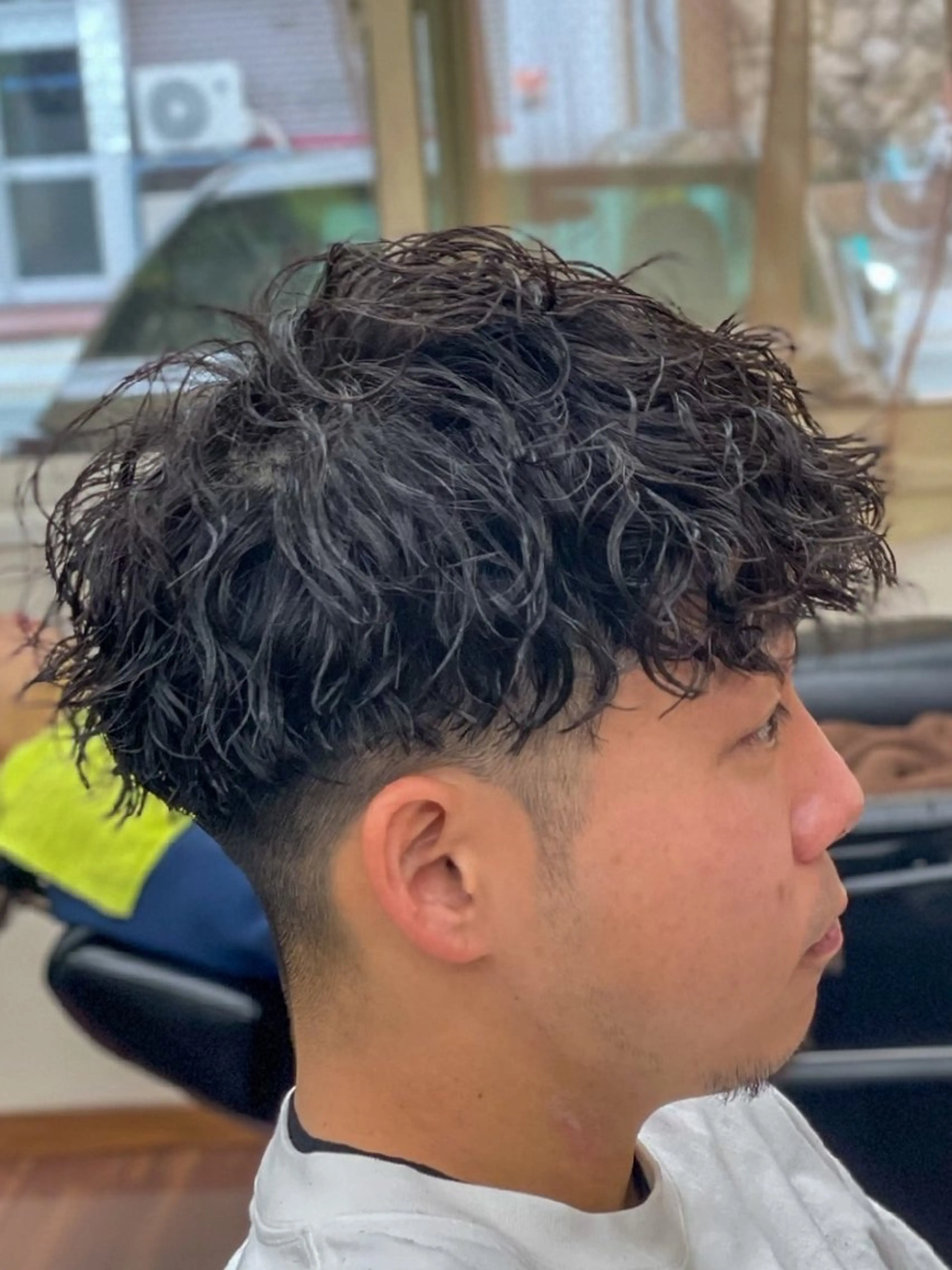 ミディアム パーマ メンズ 泉 さつきのヘアスタイル