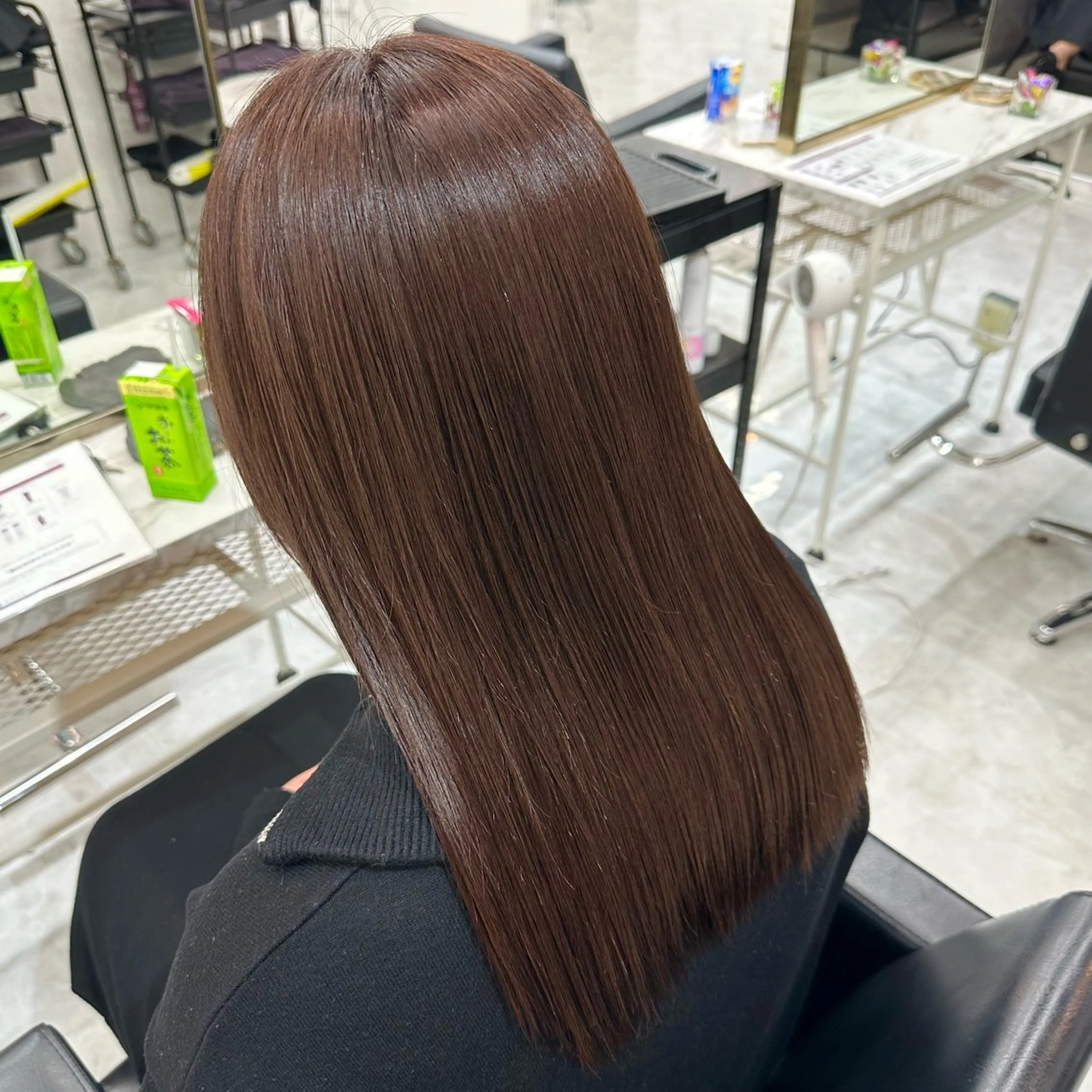 カラー ブラウンカラー ヘアカラー トリートメント 💎艶々ハイトーン MOE💍🤍のヘアスタイル