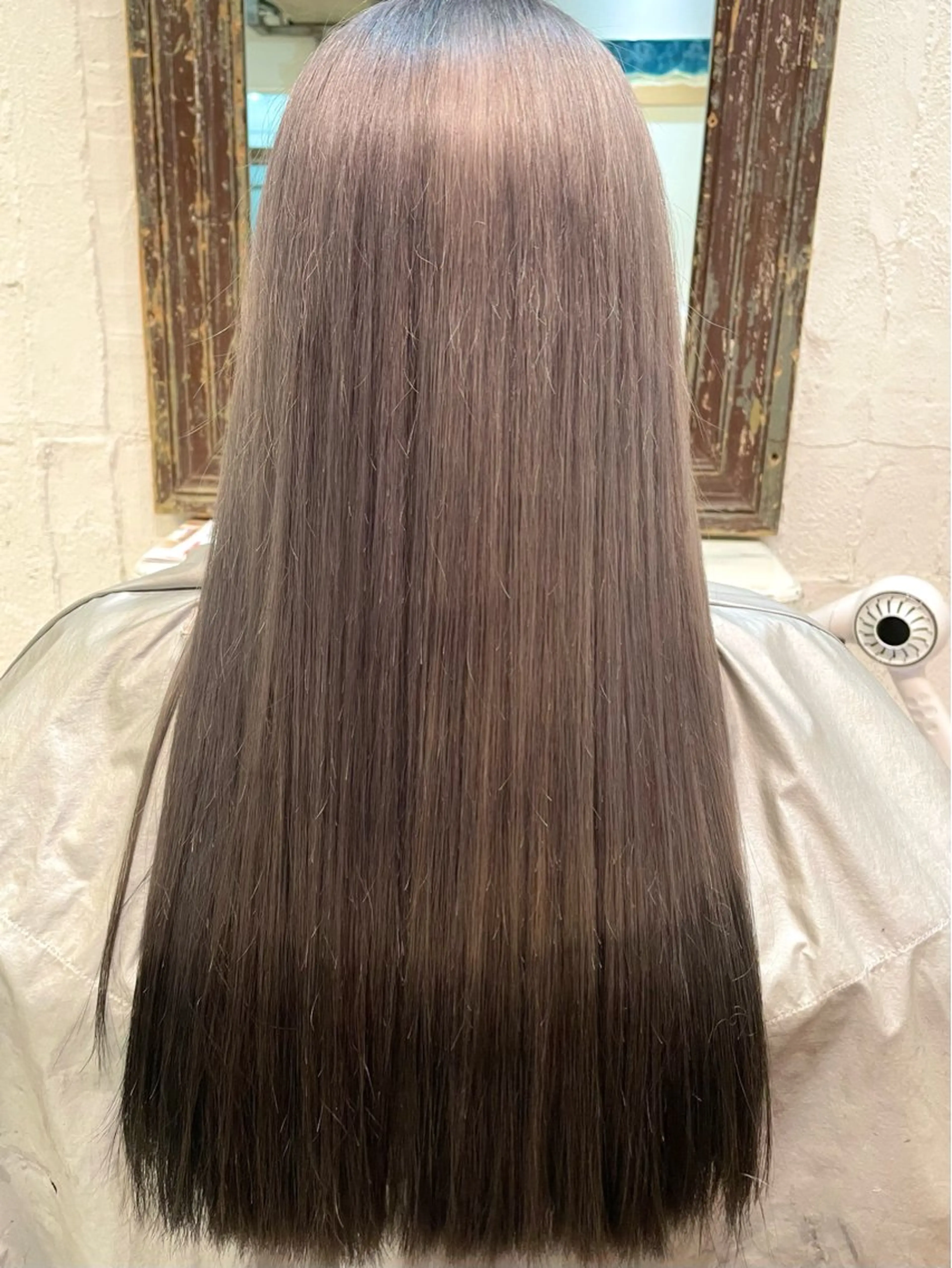 ロング カラー デザインカラー シルバー 髪質改善 トリートメント カット ヘアカラー 髪質改善／ブリーチ 宮武　湧斗のヘアスタイル