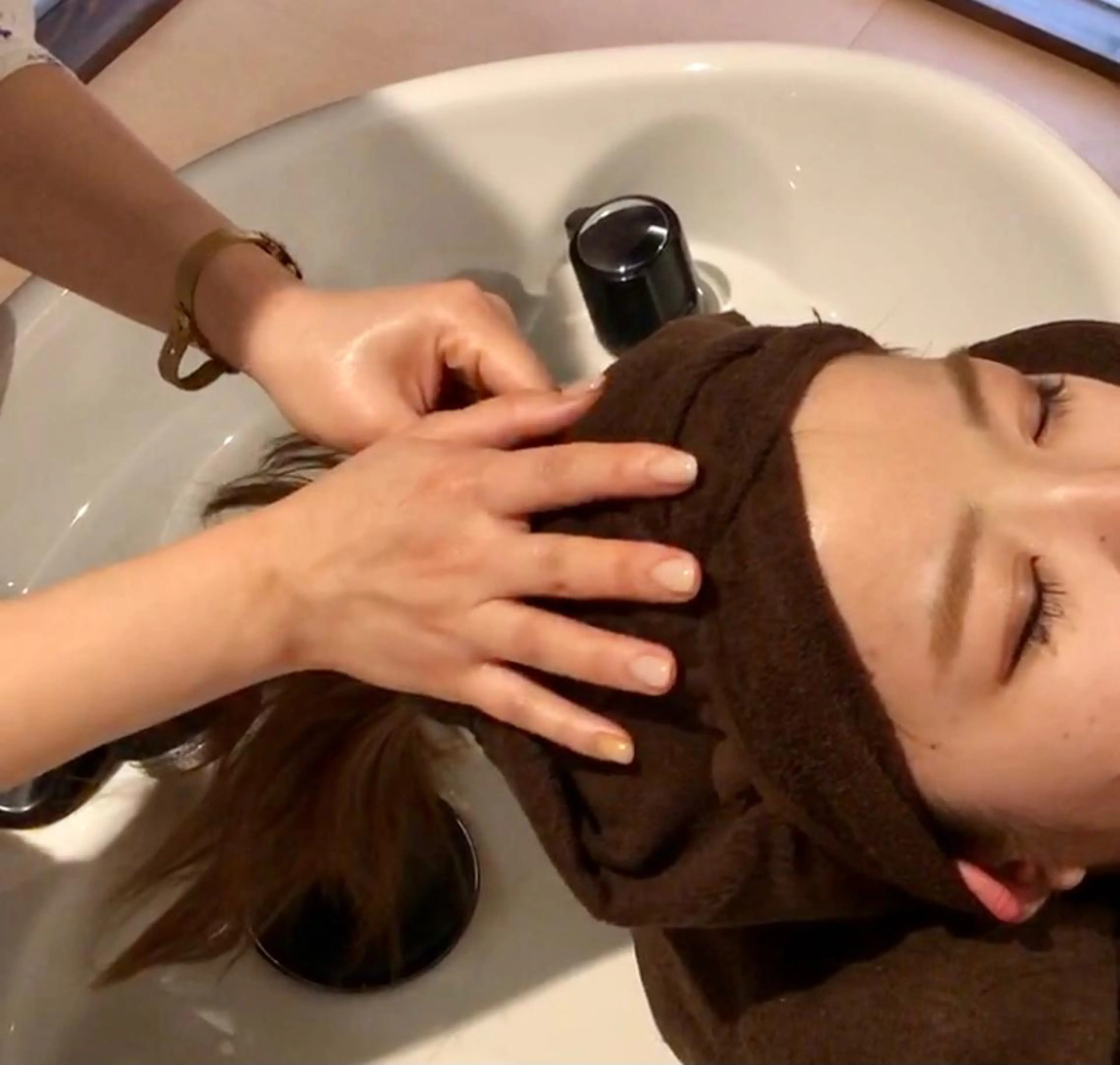 鶴﨑 美優亜のヘアスタイル