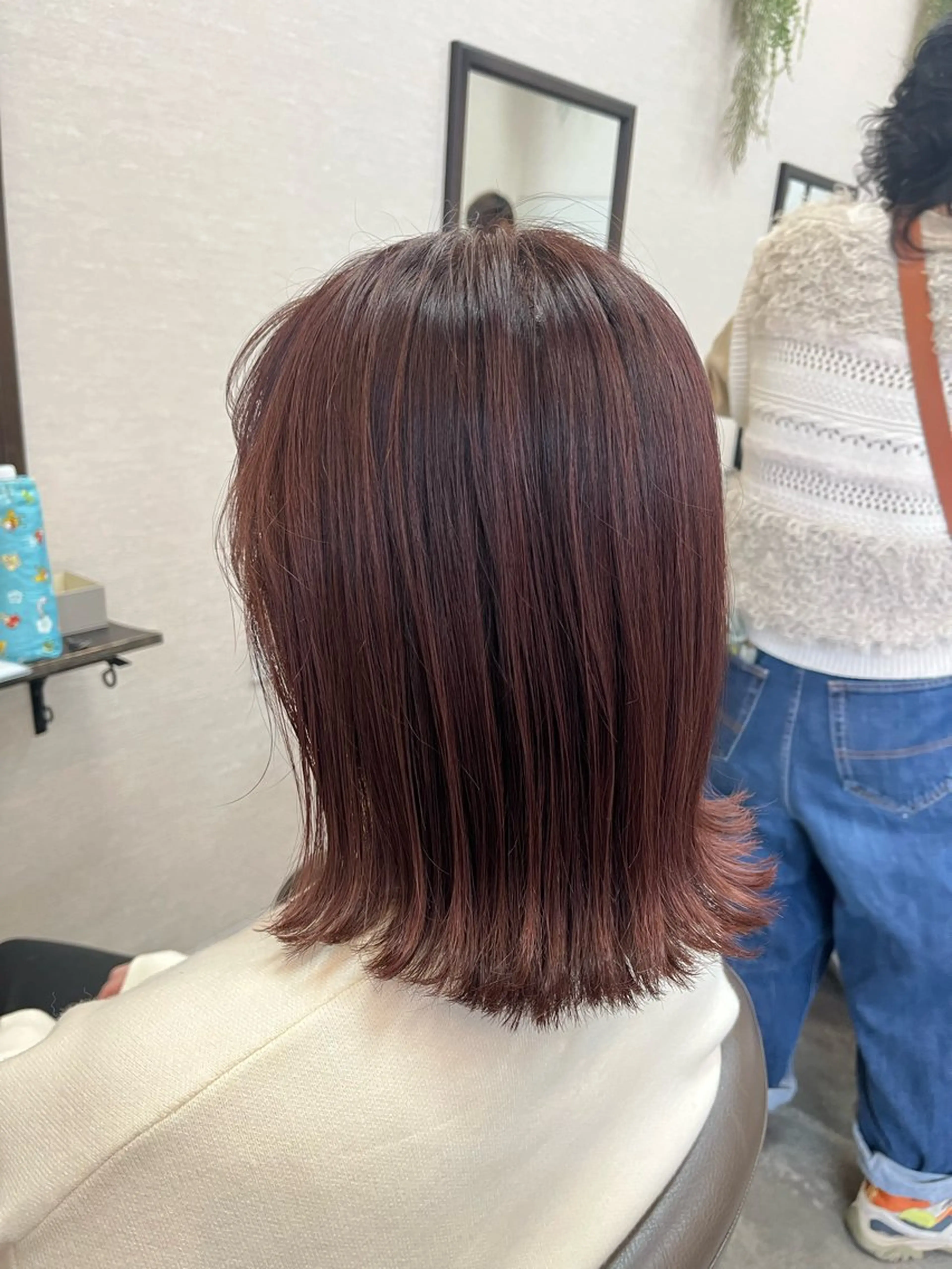 ミディアム 鈴木 絢奈のヘアスタイル