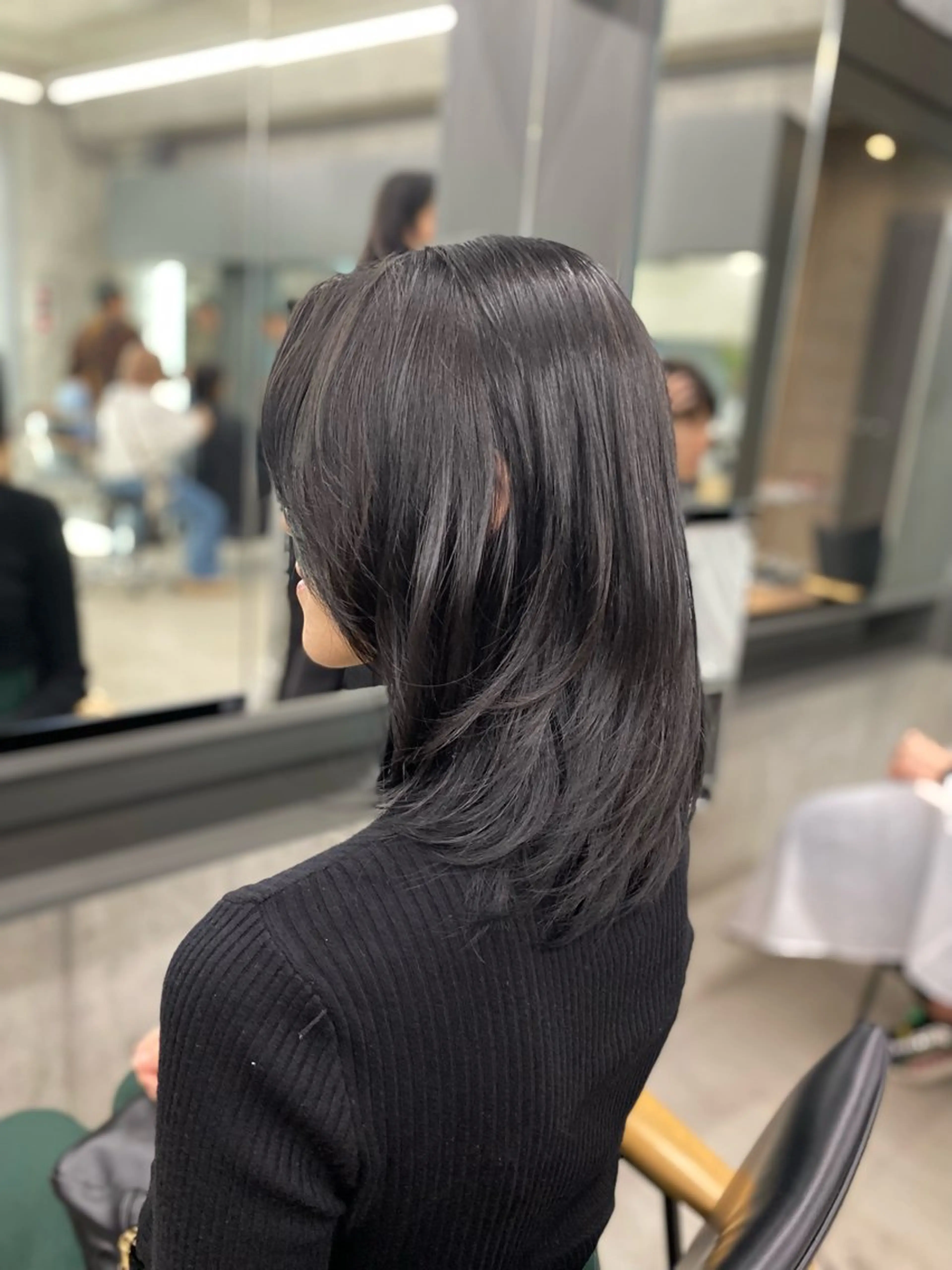 ミディアム カラー ヘアアレンジ レイヤーカット カット ヘアカラー トリートメント mina 🌷のヘアスタイル