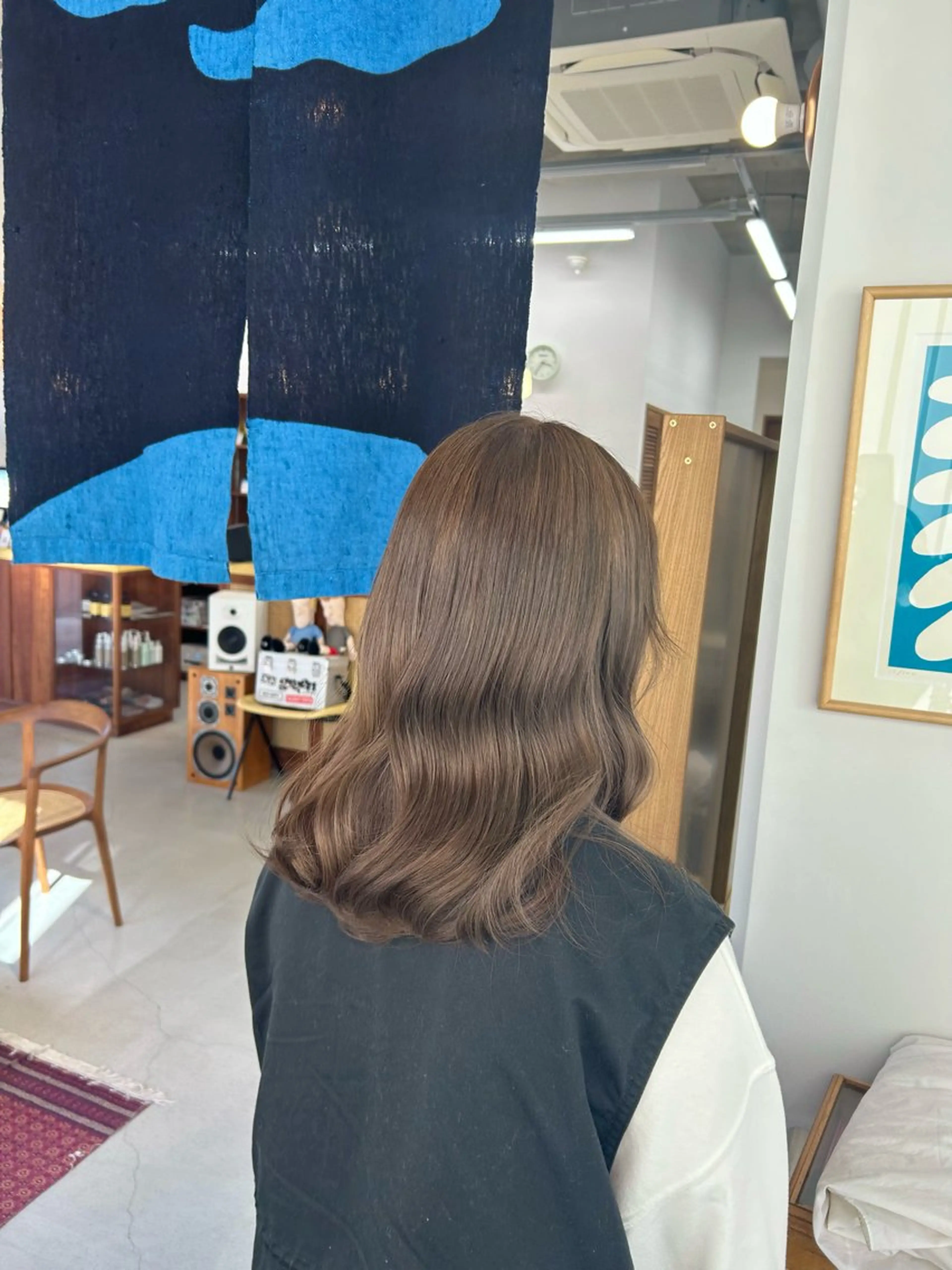 カラー ベージュカラー ブリーチ ダブルカラー ヘーゼル ブリーチなしカラー 藤原 あかりのヘアスタイル