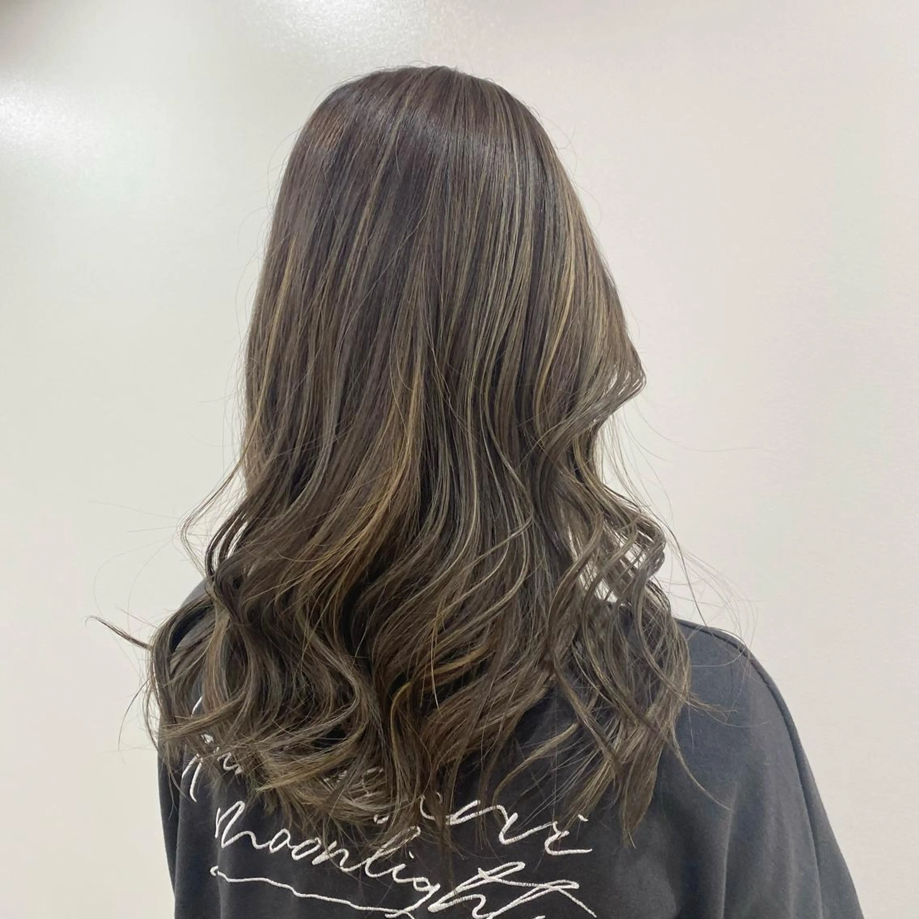 ロング カラー マンツーマン女性 美容師 奏のヘアスタイル