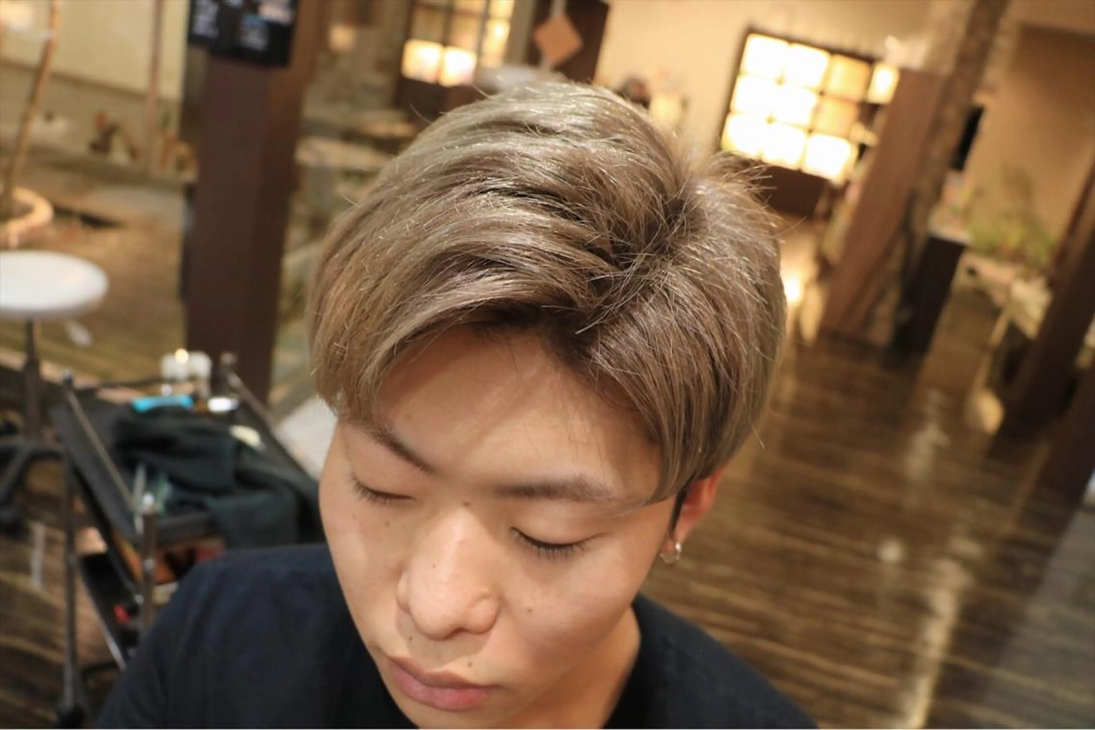 ショート カラー メンズ メンズブリーチ メンズハイトーン ブリーチ ハイトーンカラー soins de MaLilyのヘアスタイル