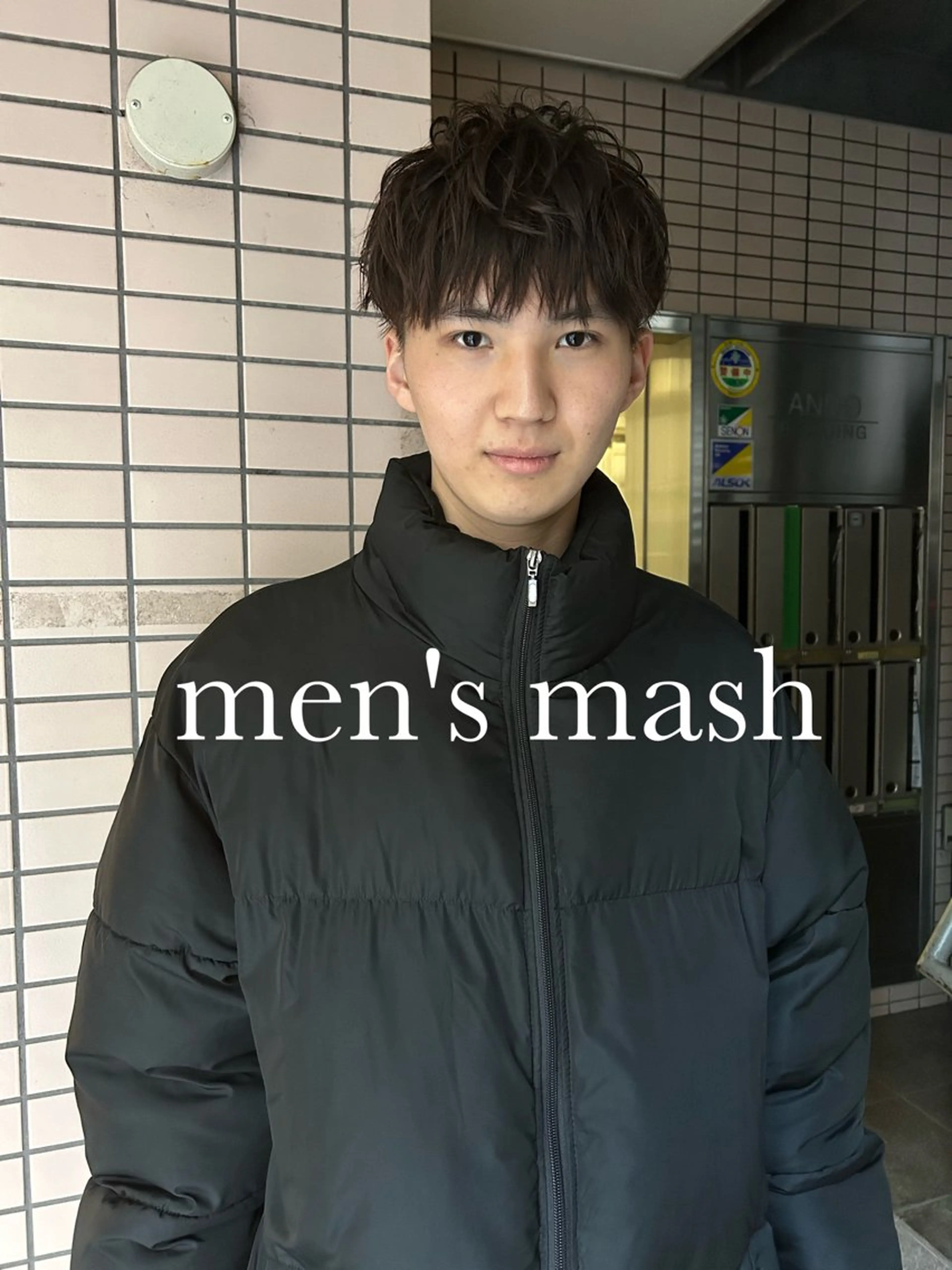 ショート パーマ メンズ メンズブリーチ メンズハイライト メンズインナーカラー メンズパーマ プードルパーマ カット charme所属・💈メンズ短髪特化 ✂︎伊藤大輝💈のヘアスタイル