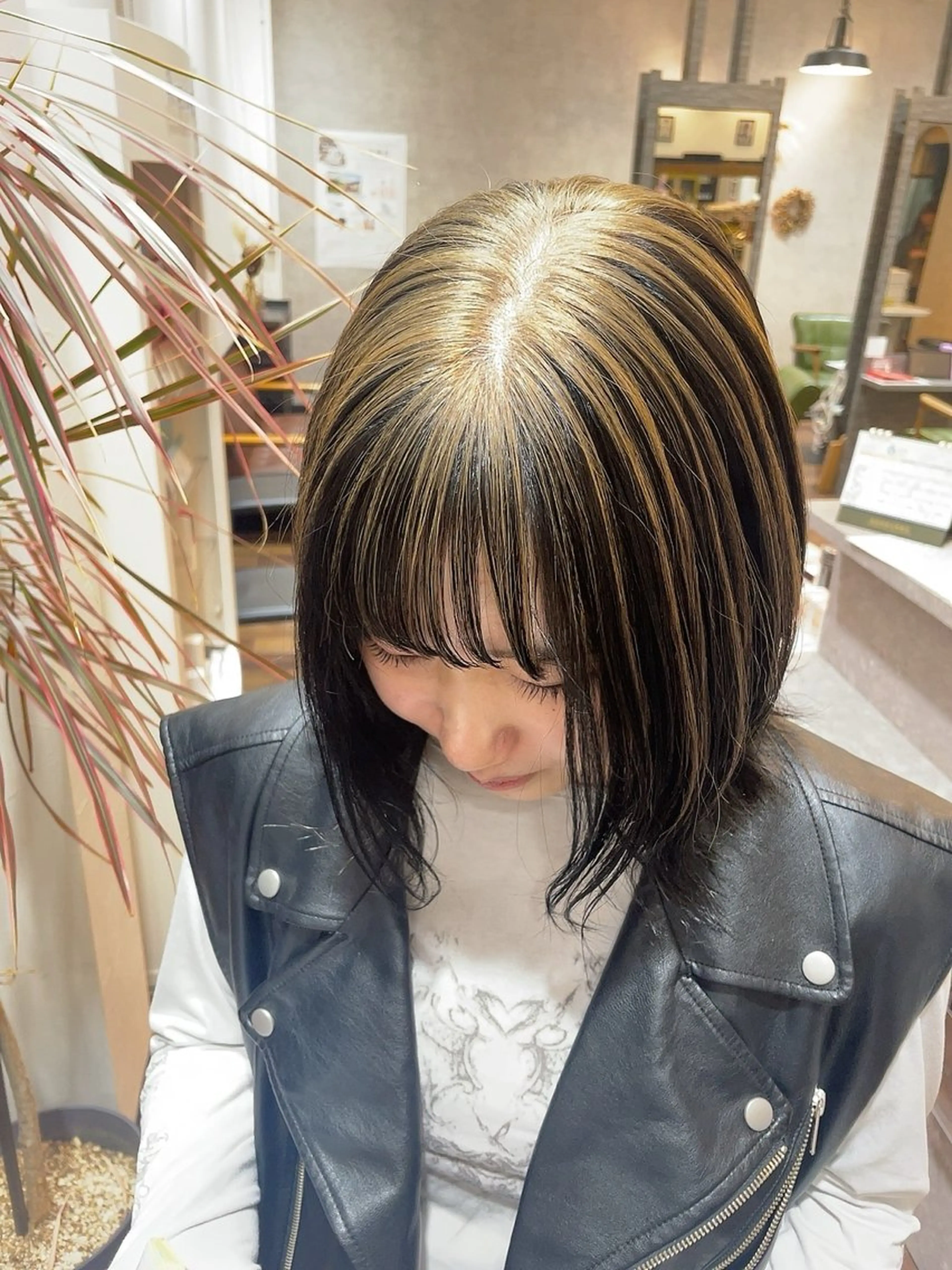 ミディアム カラー 嶋岡 乃愛のヘアスタイル