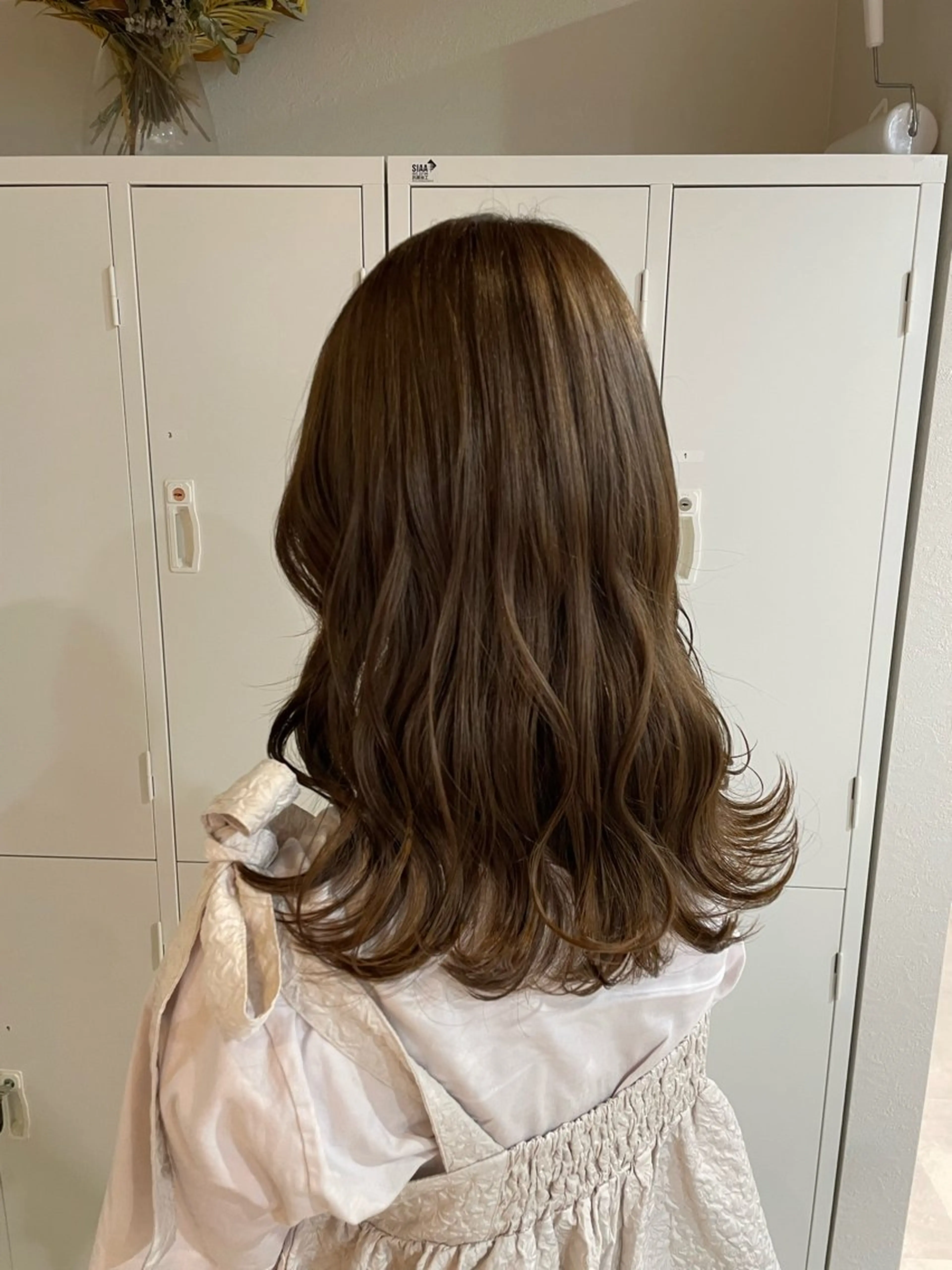 セミロング 透明感ベージュカラー yumekaのヘアスタイル