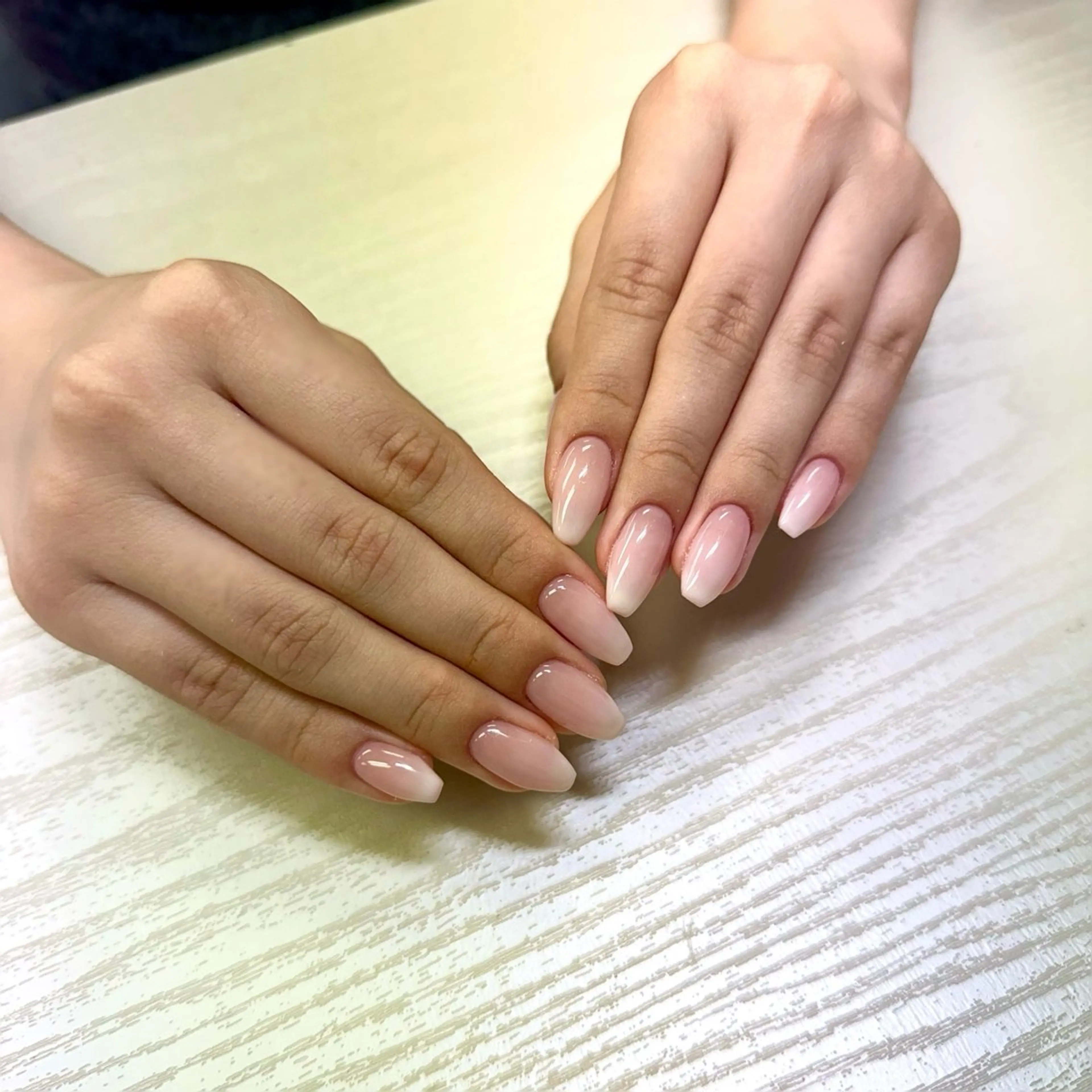 ミディアム Rio -リオ-のネイルデザイン