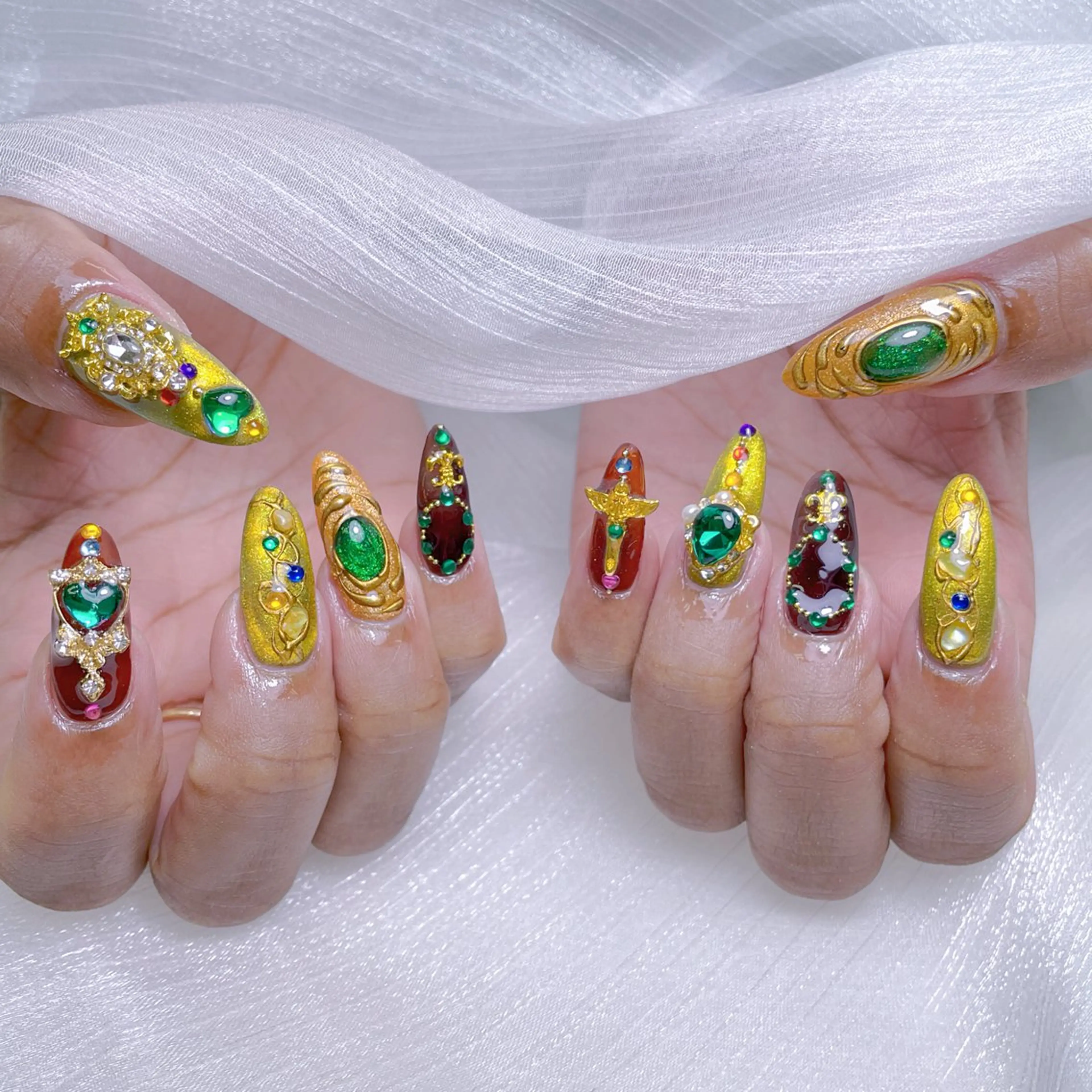 ネイル クリアネイル ゴージャス キラキラネイル ロングネイル マグネットネイル princess👑 木戸　唯のネイルデザイン