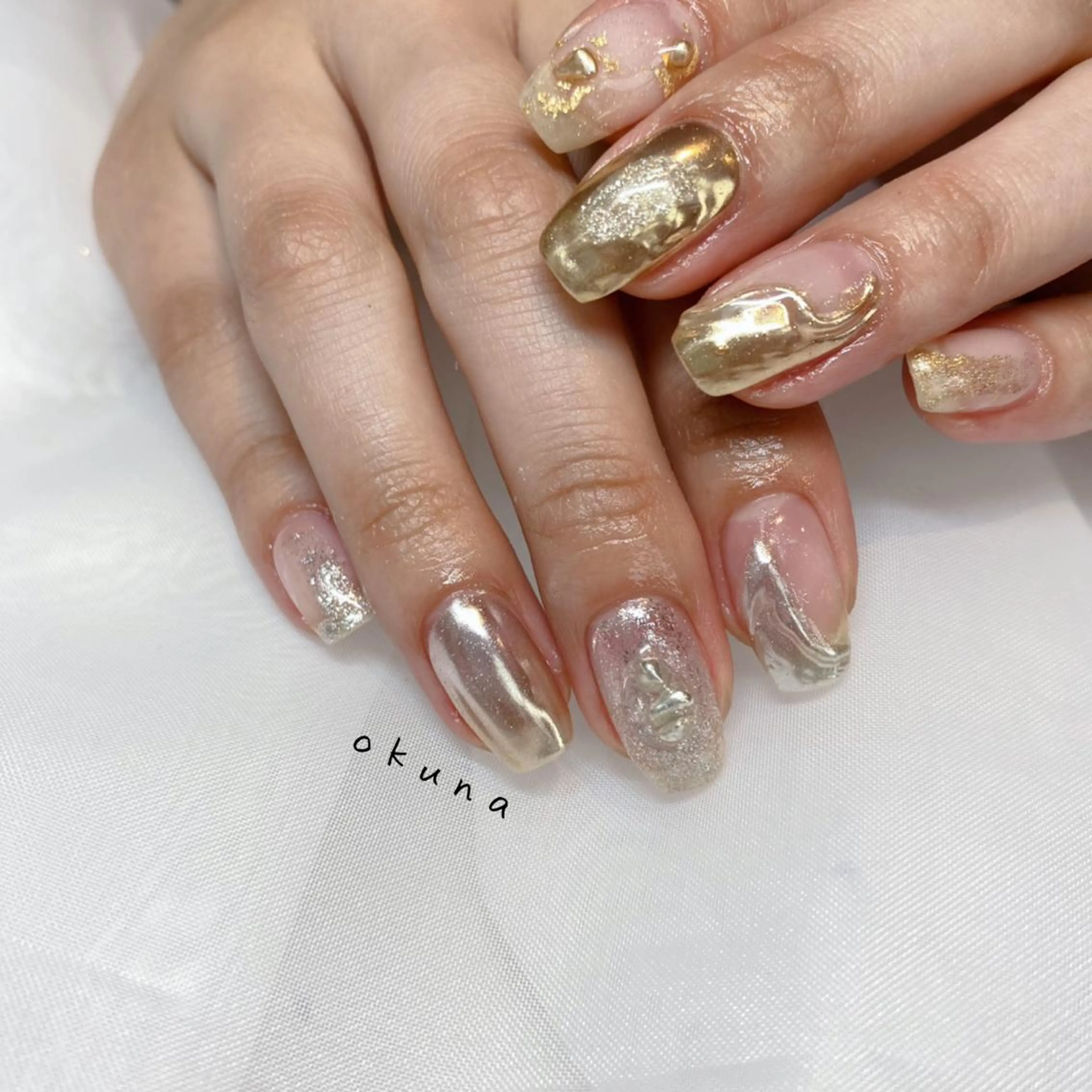 ネイル ミラーネイル ニュアンスネイル パンチャパンチャ ネイルサロンのネイルデザイン