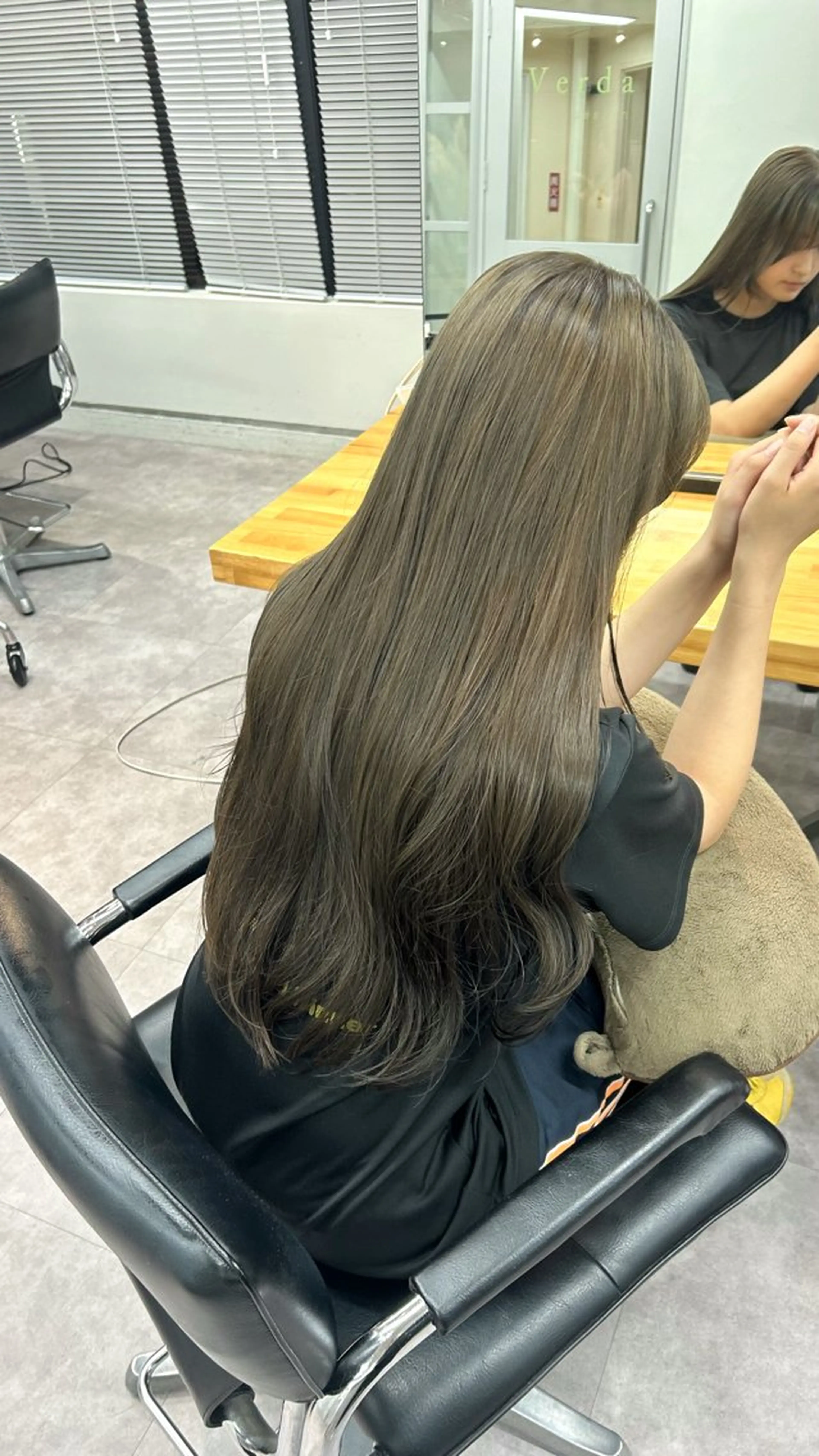 ロング ヘアカラー ヘアセット 🧸🍯ダブルカラー モデルmio🍯🧸のヘアスタイル