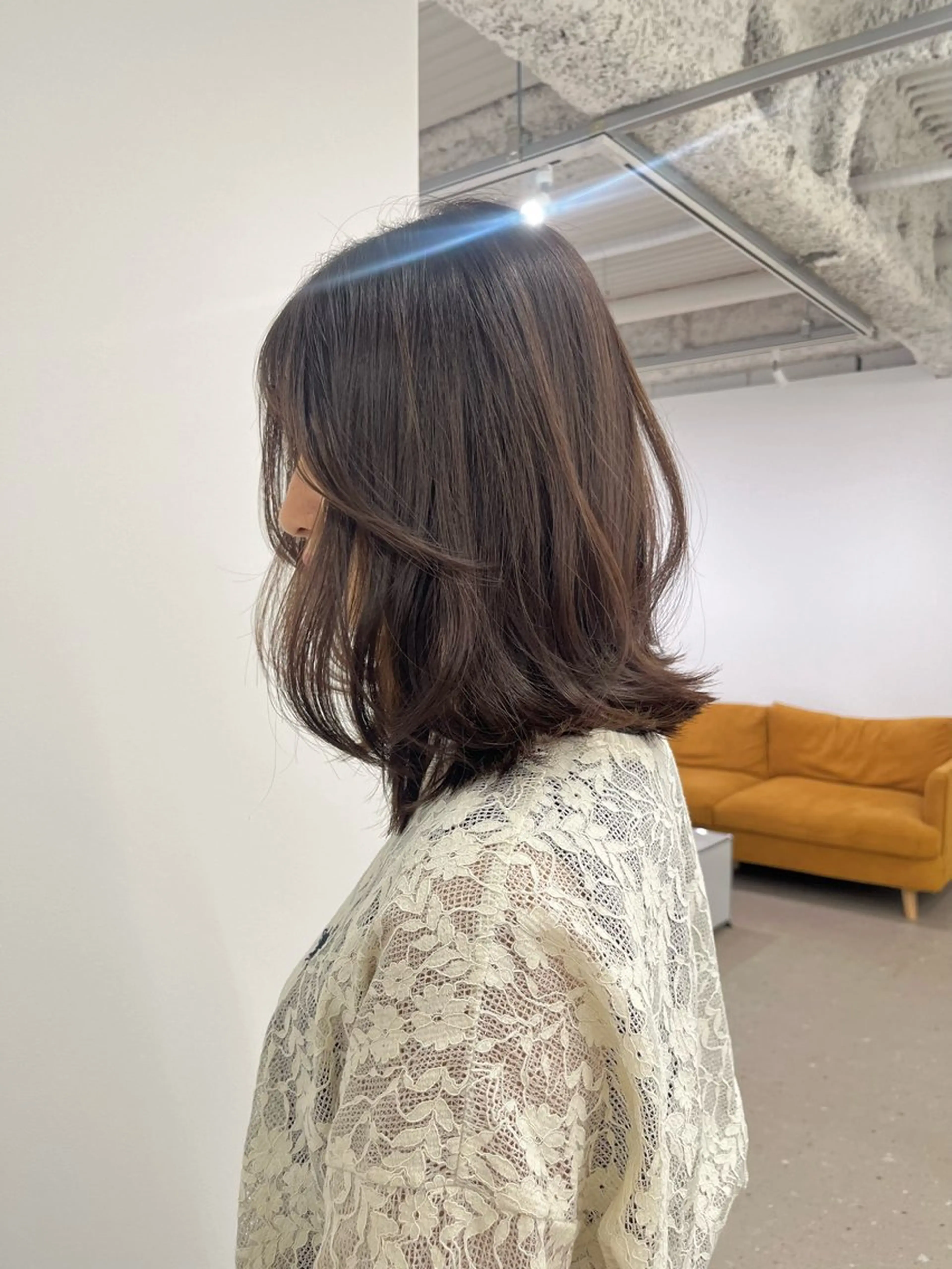 セミロング カット ヘアカラー 箱崎 凪沙のヘアスタイル
