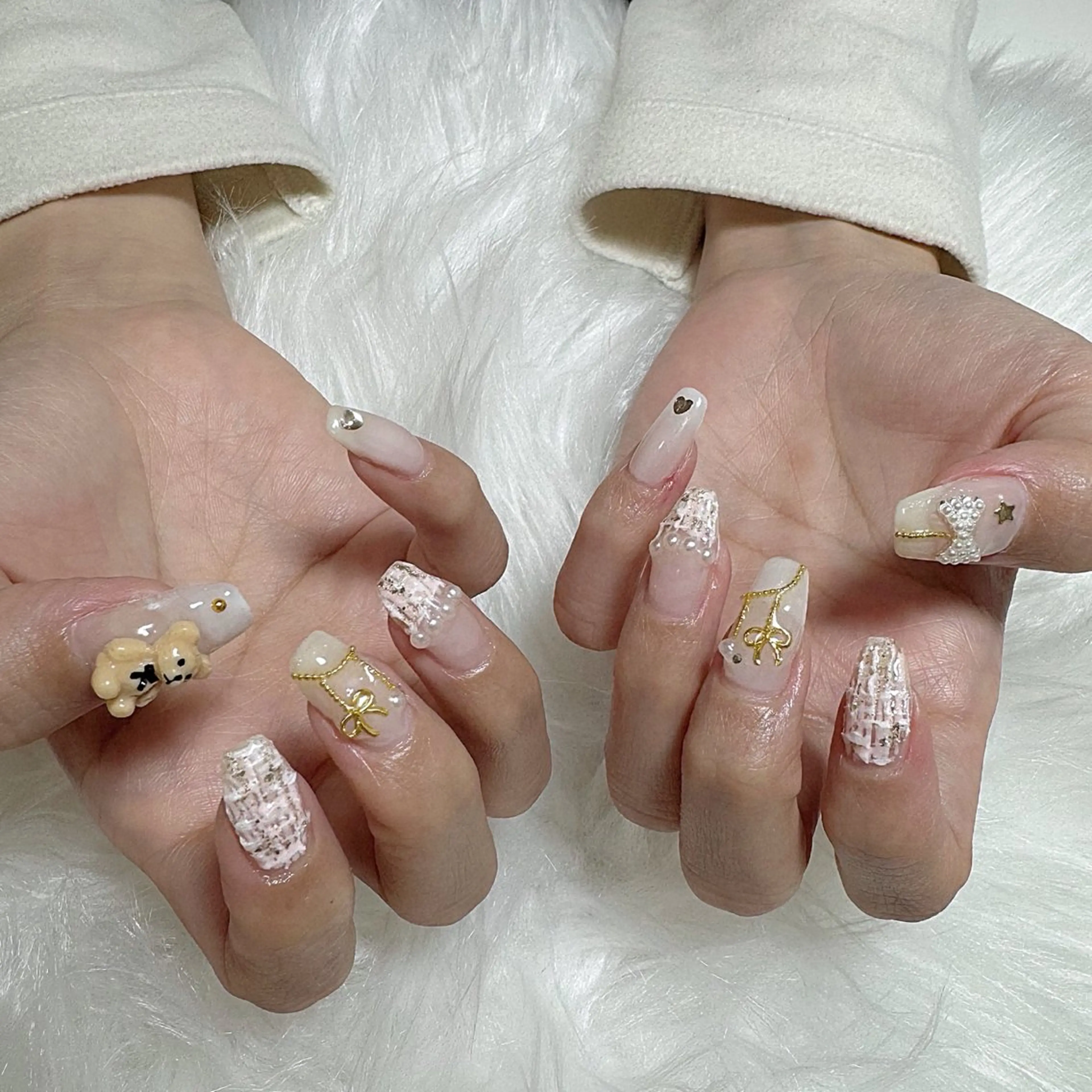 ネイル ハンドネイル シュシュ 🎀 girly nailのネイルデザイン