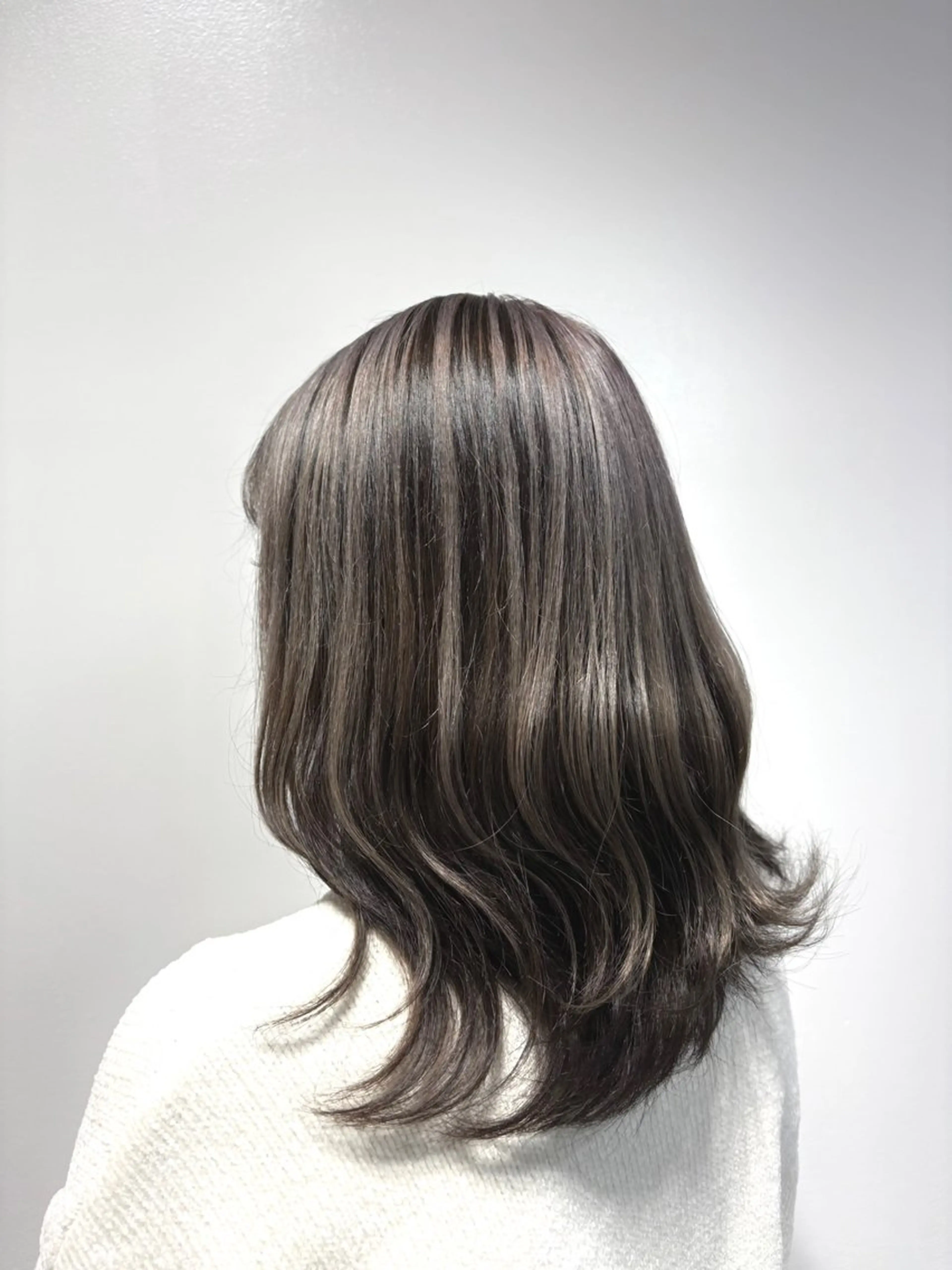 ミディアム ヤマグチ ミレイのヘアスタイル